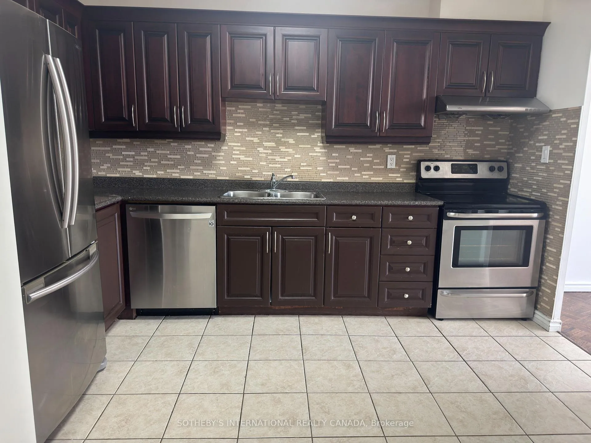 Photo 4 of Unit 706, 60 Pavane Linkway Way, Toronto, Flemingdon Park — HOMEH