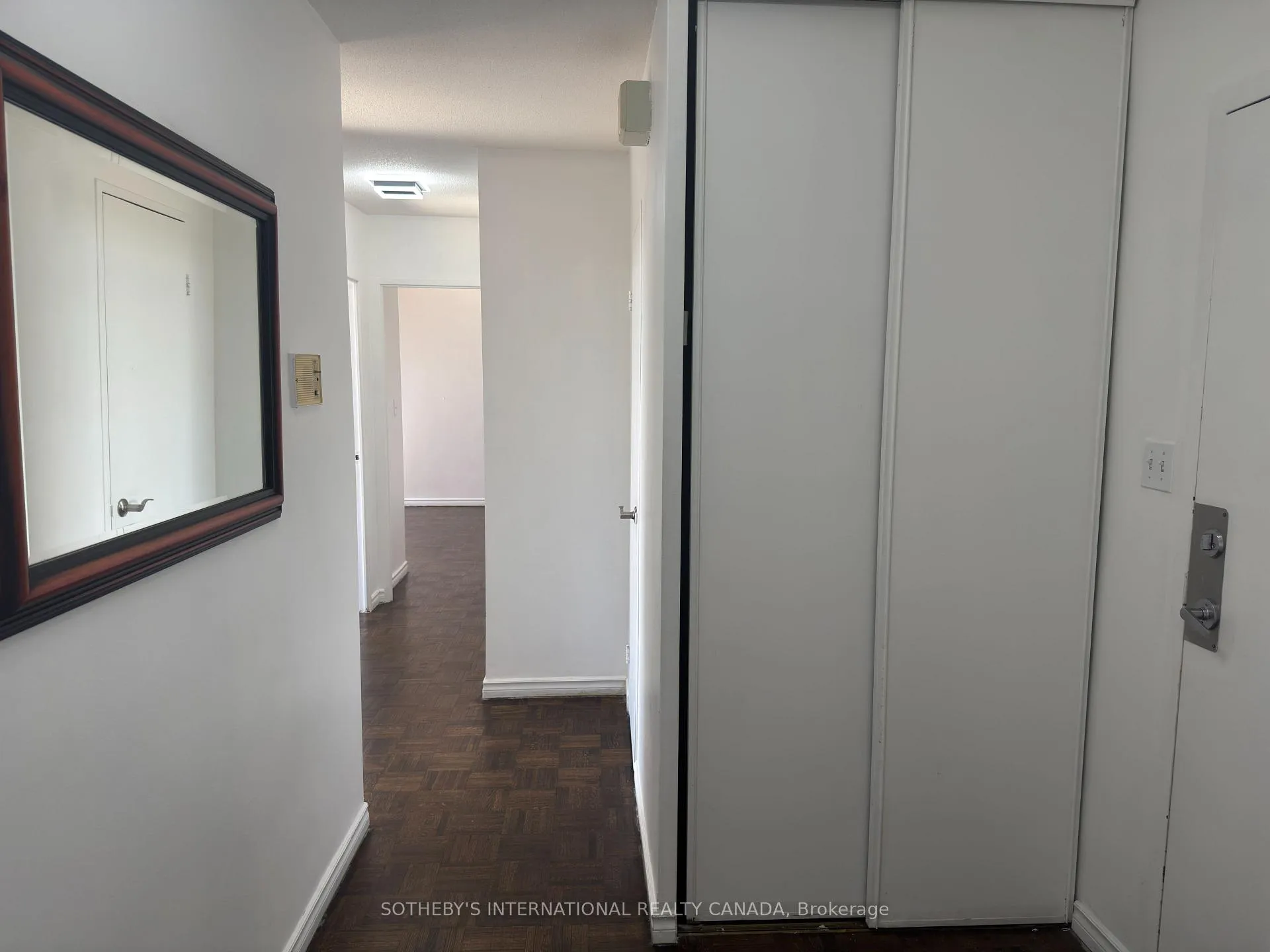 Photo 5 of Unit 706, 60 Pavane Linkway Way, Toronto, Flemingdon Park — HOMEH
