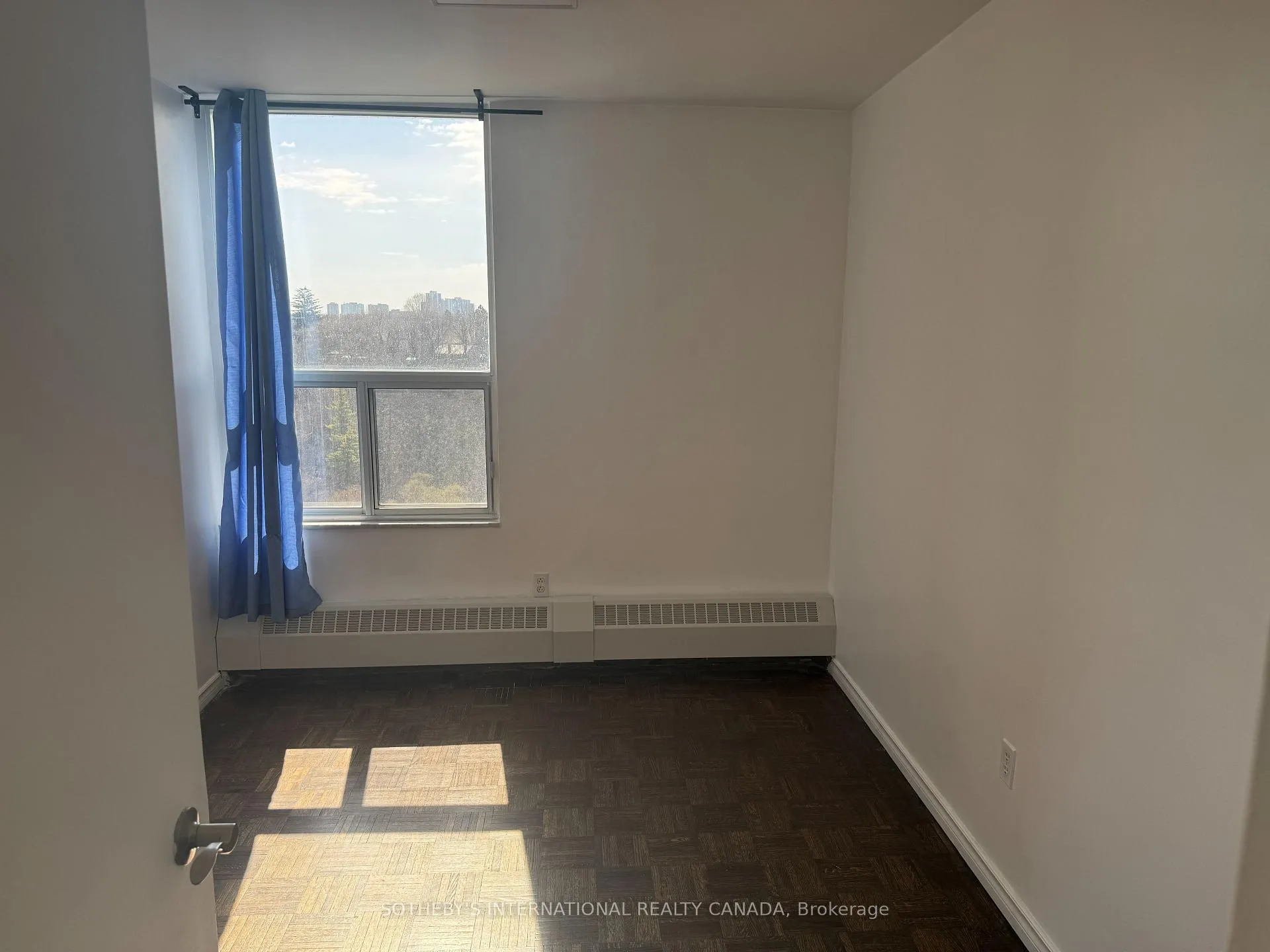 Photo 6 of Unit 706, 60 Pavane Linkway Way, Toronto, Flemingdon Park — HOMEH