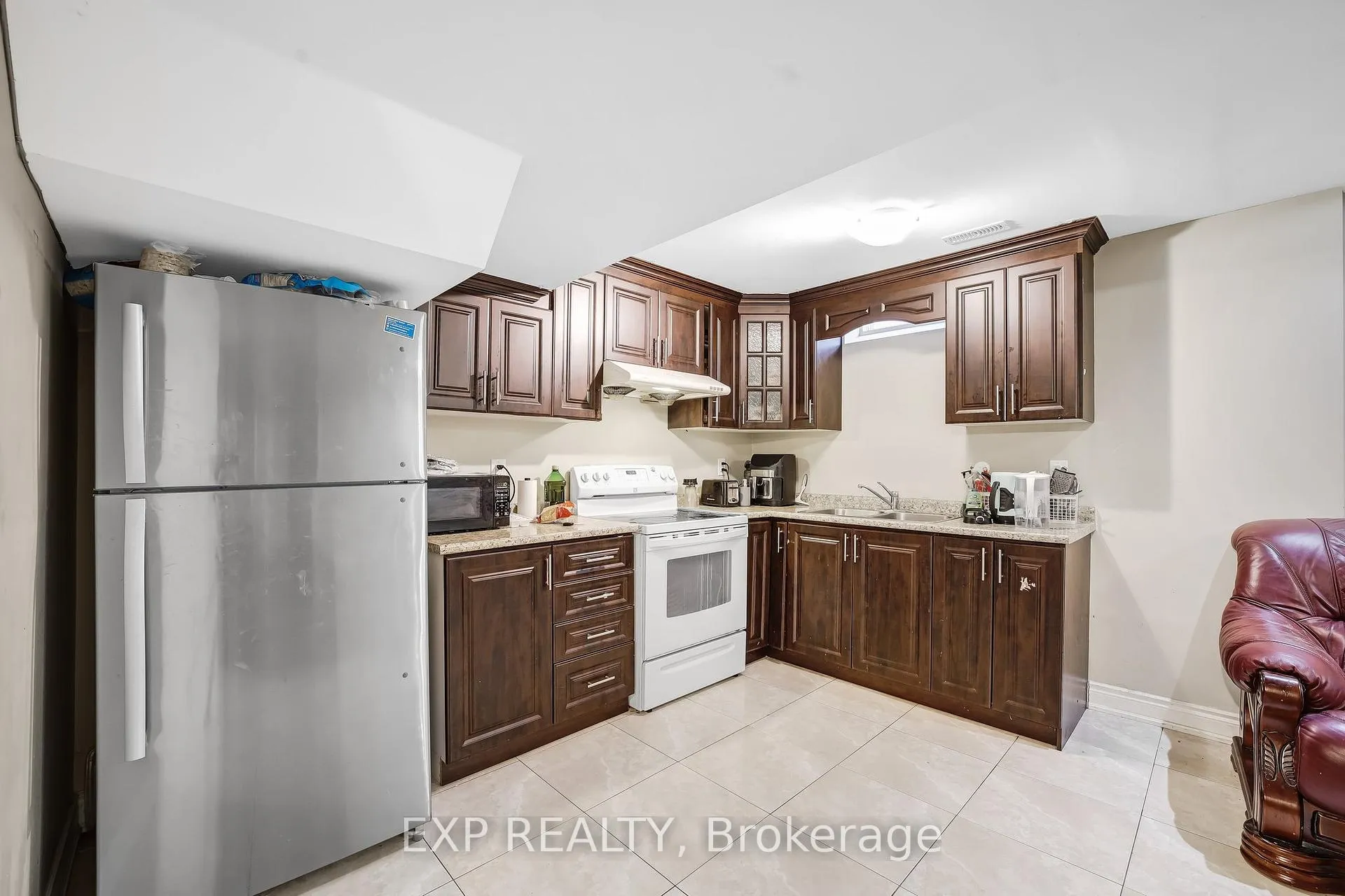 Photo 3 of Unit BASEMENT APT, 50 Marbleseed Crescent, Brampton, Sandringham-Wellington — HOMEH