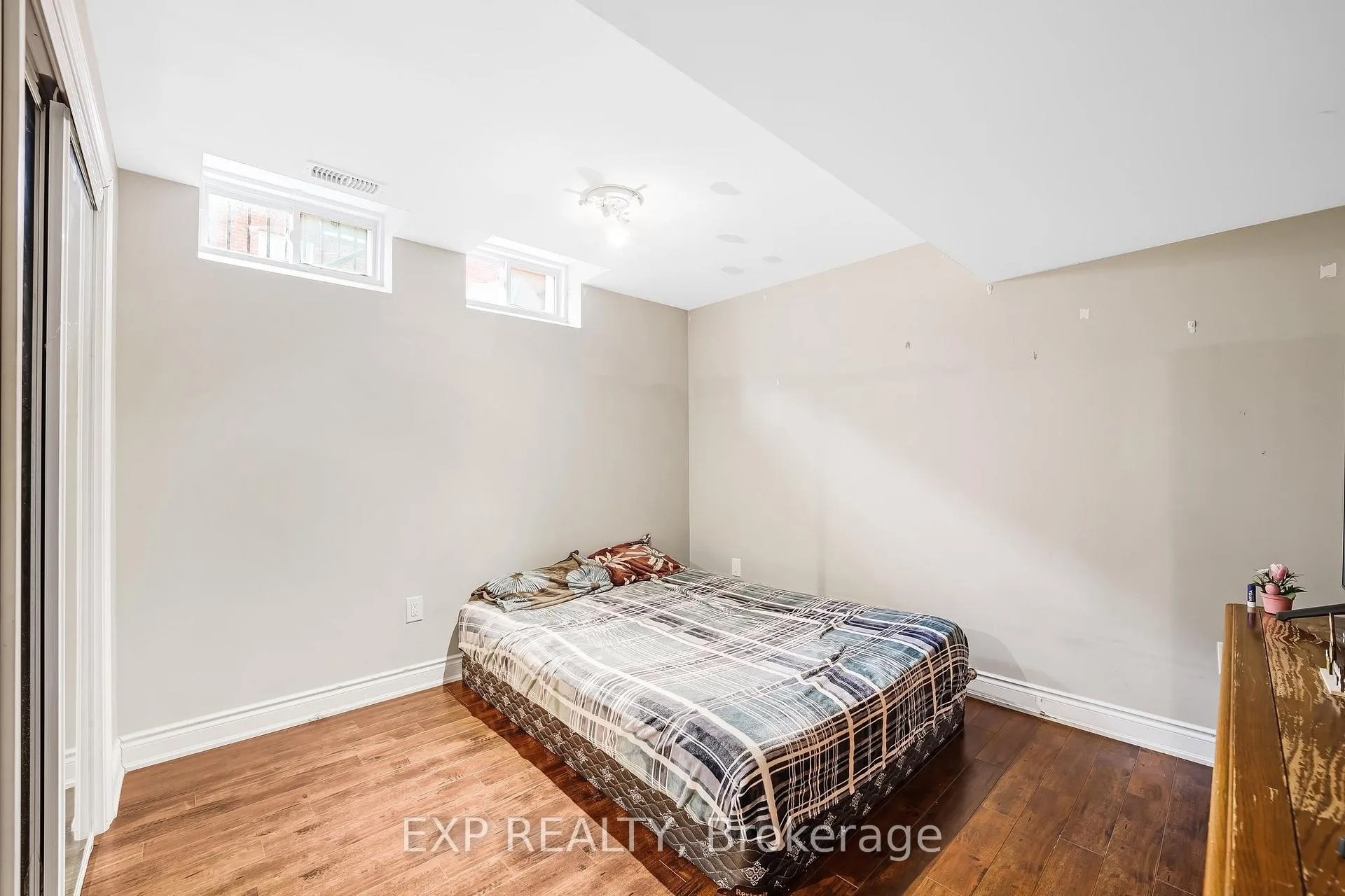 Photo 6 of Unit BASEMENT APT, 50 Marbleseed Crescent, Brampton, Sandringham-Wellington — HOMEH
