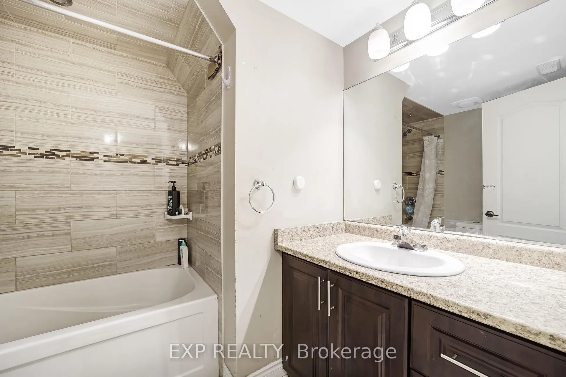Photo 8 of Unit BASEMENT APT, 50 Marbleseed Crescent, Brampton, Sandringham-Wellington — HOMEH
