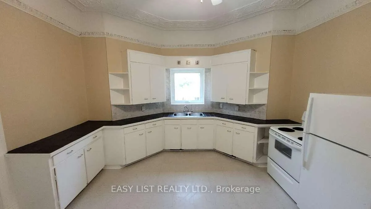 Photo 4 of 626 Lorne Avenue, London, East G — HOMEH