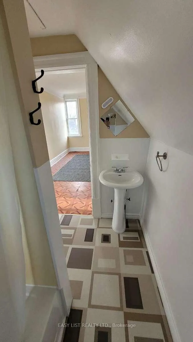 Photo 23 of 626 Lorne Avenue, London, East G — HOMEH