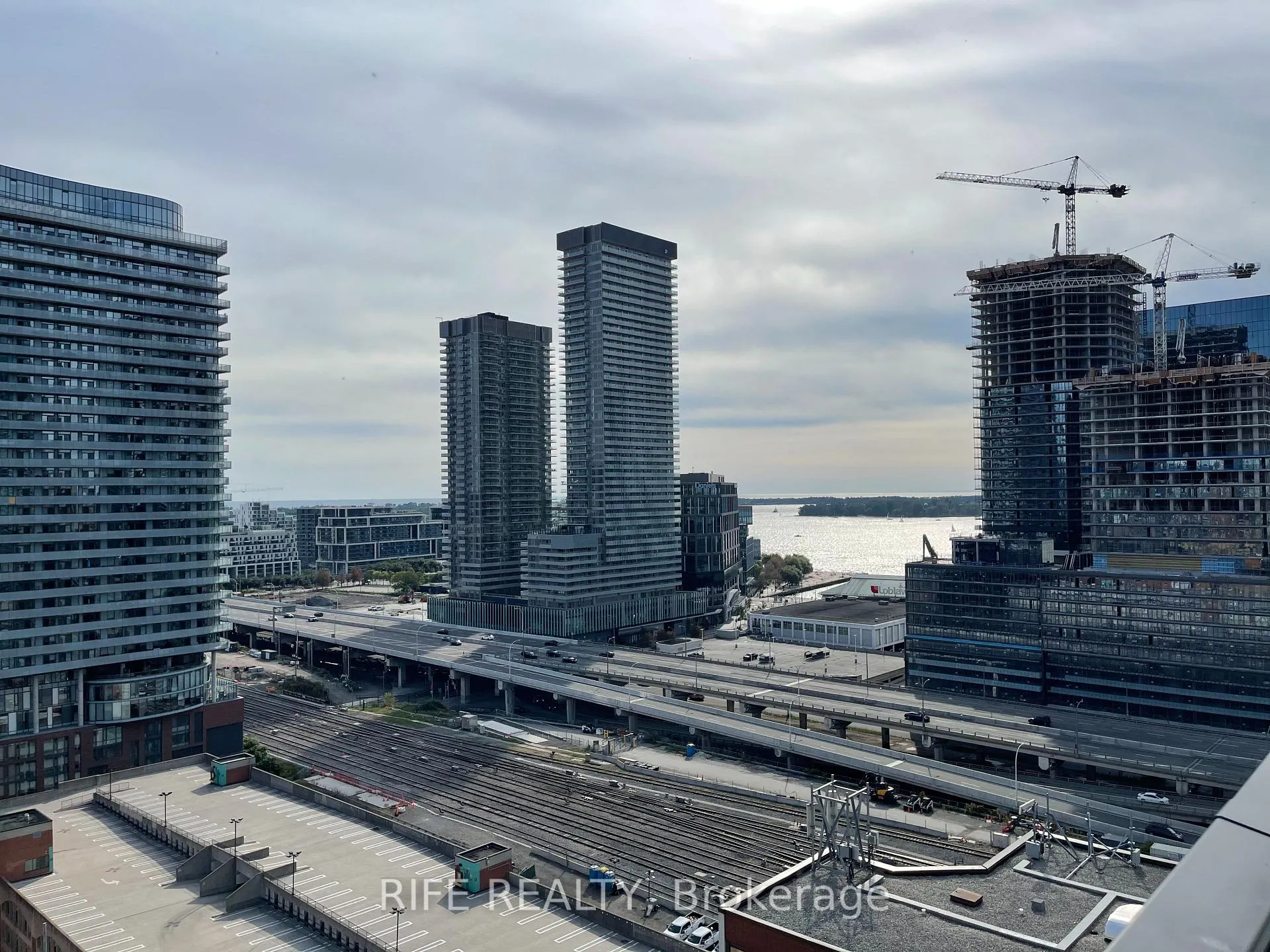 Photo 4 of Unit 1801, 2A Church Street, Toronto, Waterfront Communities — HOMEH