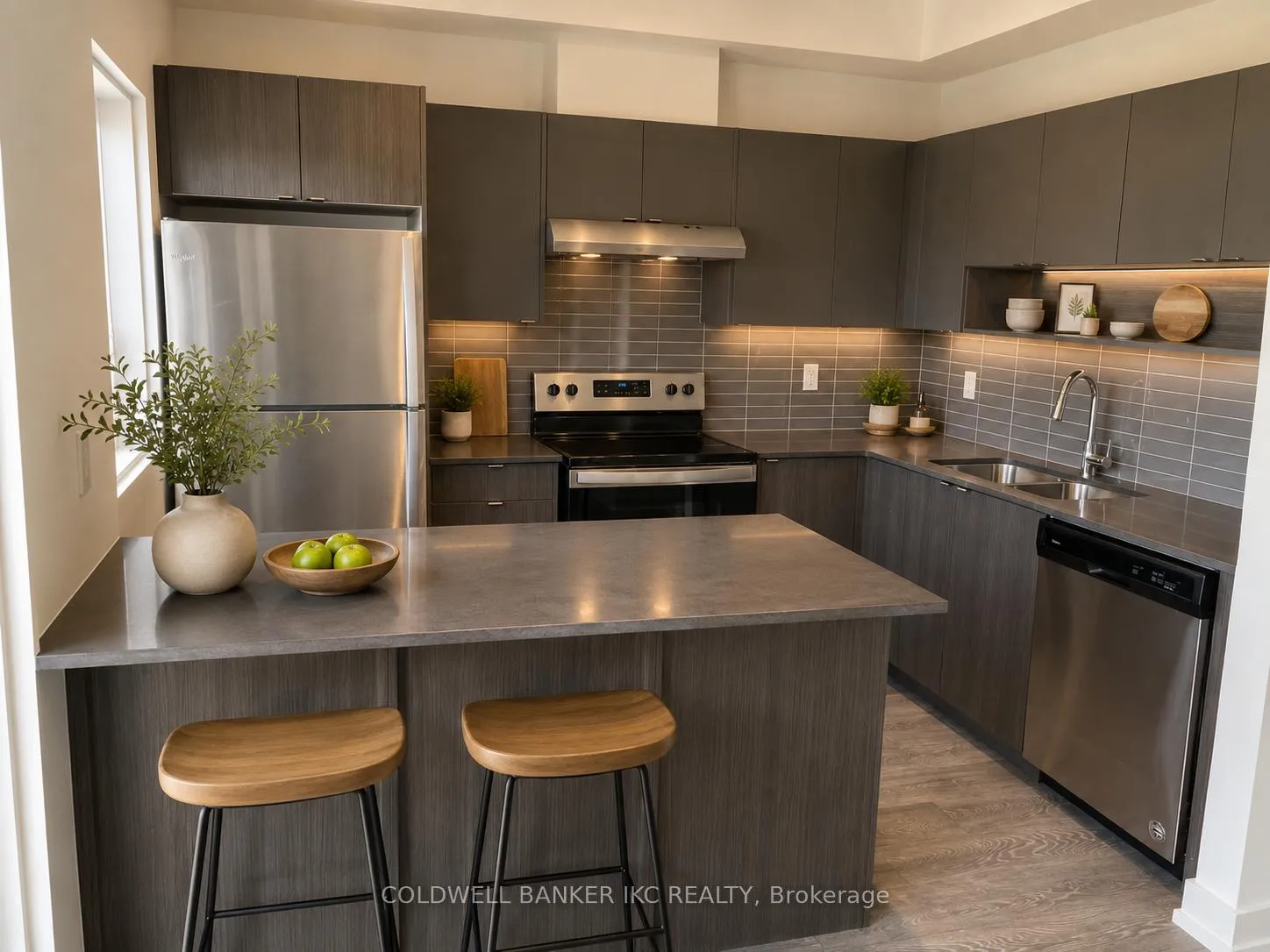 Photo 6 of Unit 92, 1121 Cooke Boulevard, Burlington, LaSalle — HOMEH