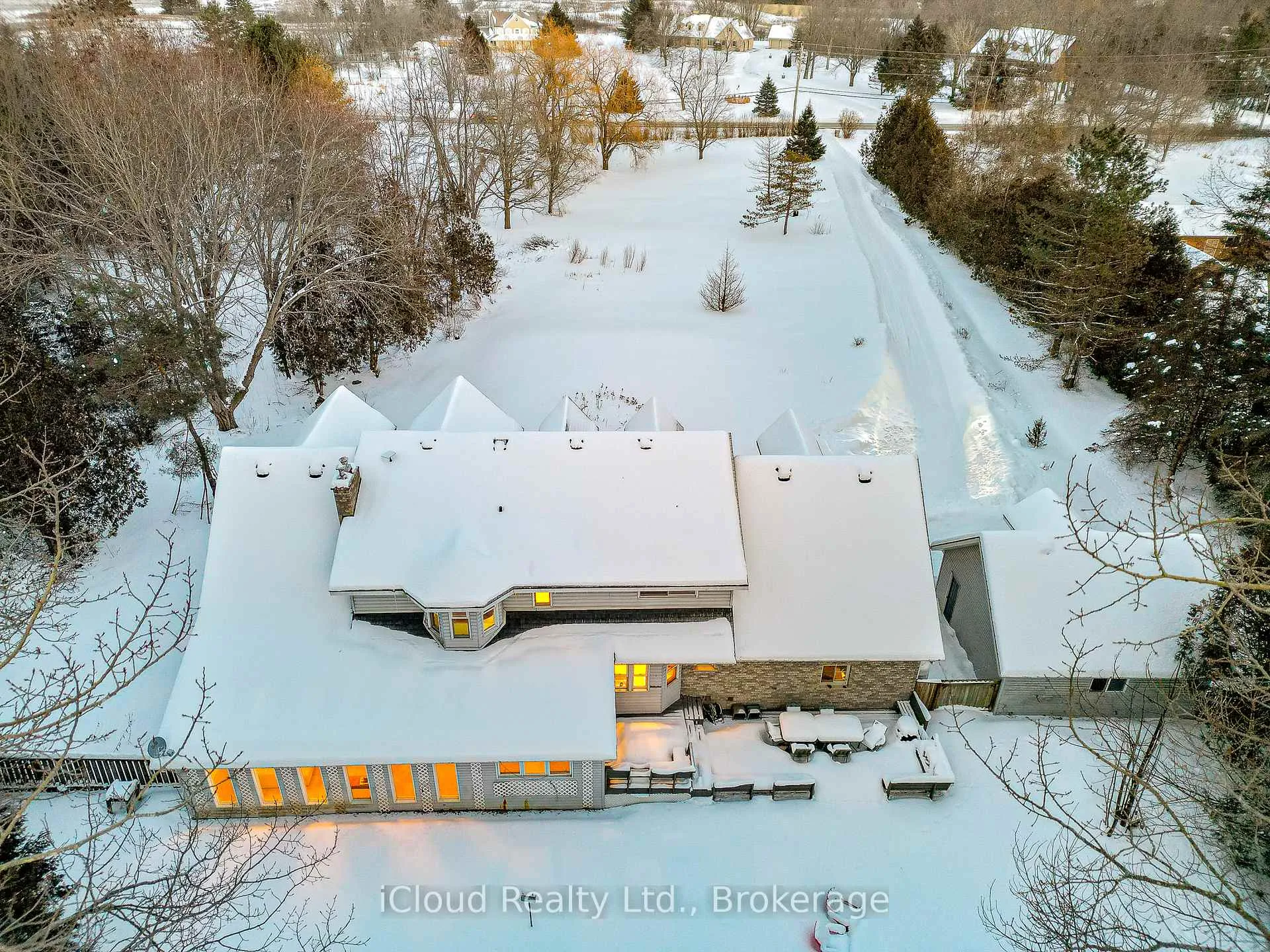 Photo 3 of 32 Howe Island Ferry Road, Kingston, Kingston East (incl CFB Kingston) — HOMEH