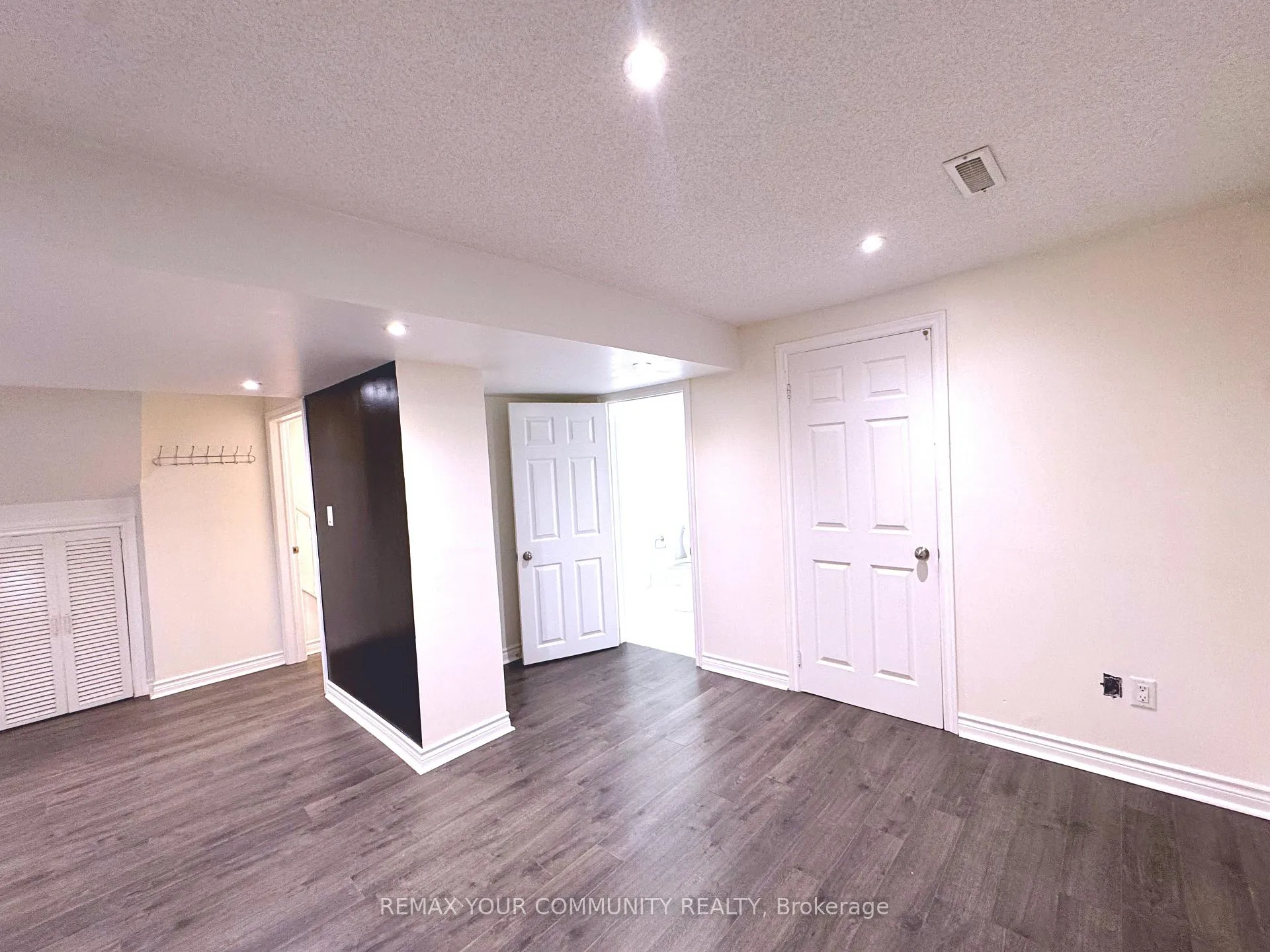 Photo 4 of Unit Lower, 1564 Marshcourt Drive, Pickering, Village East — HOMEH