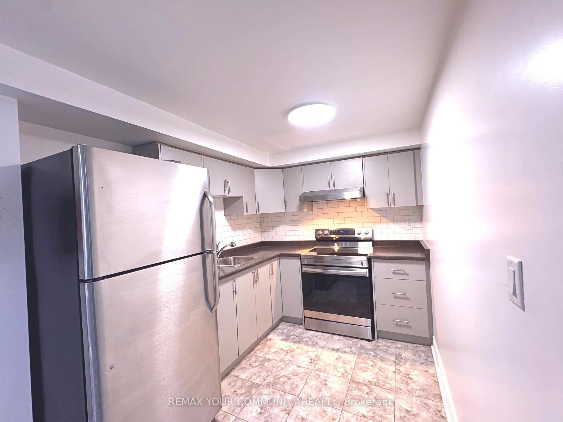 Photo 5 of Unit Lower, 1564 Marshcourt Drive, Pickering, Village East — HOMEH
