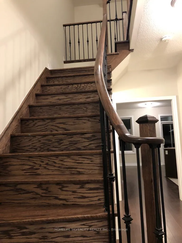 Photo 3 of 7 Pearman Crescent, Brampton, Northwest Brampton — HOMEH