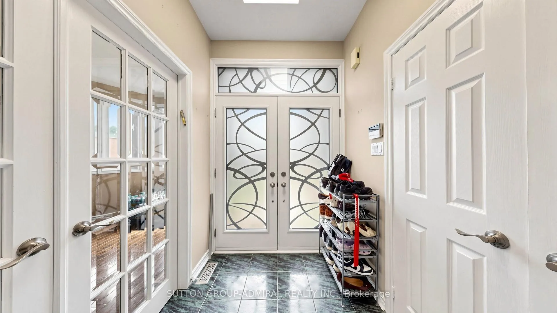 Photo 2 of 119 Mountbatten Road, Vaughan, Beverley Glen — HOMEH