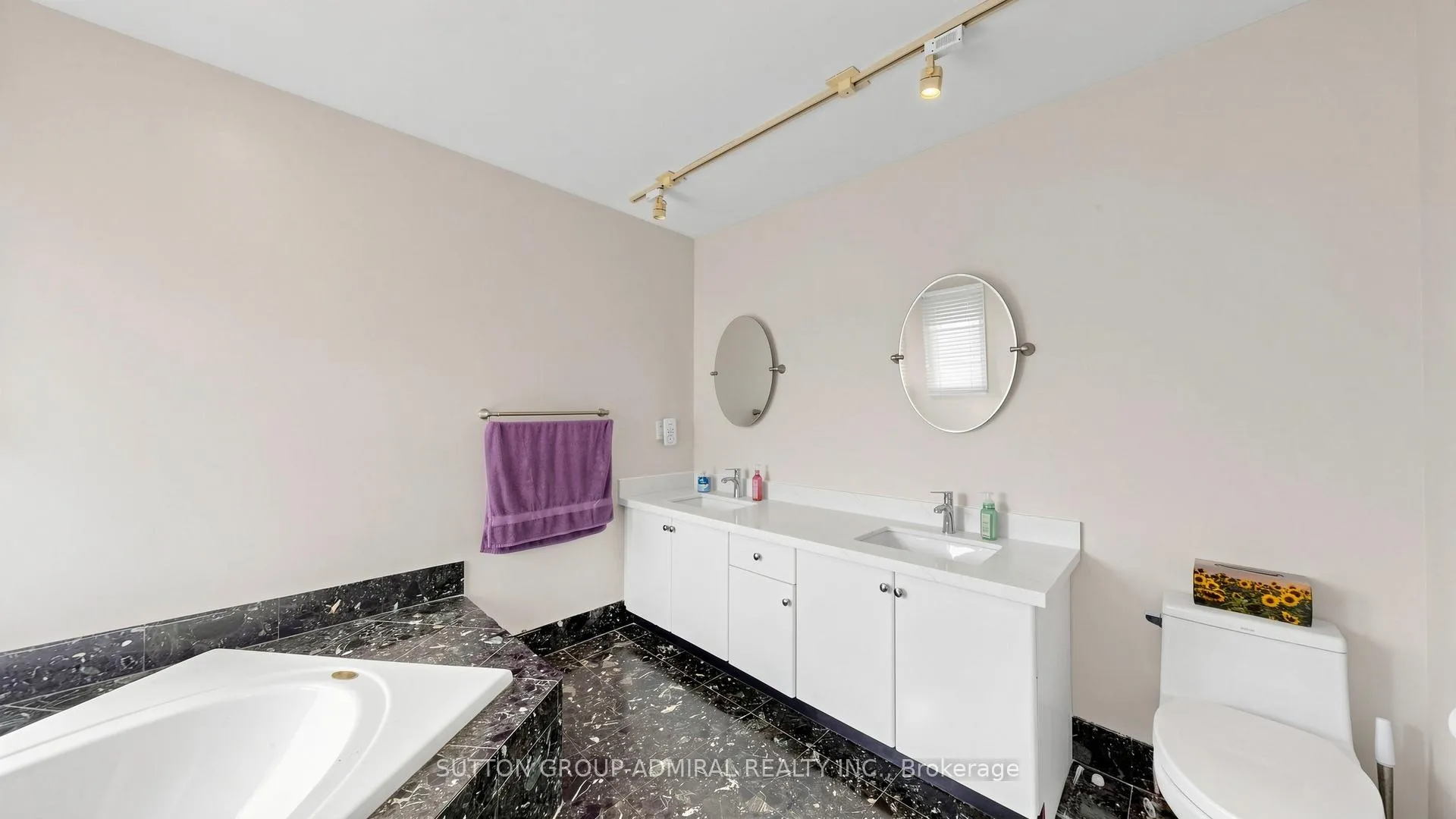 Photo 19 of 119 Mountbatten Road, Vaughan, Beverley Glen — HOMEH
