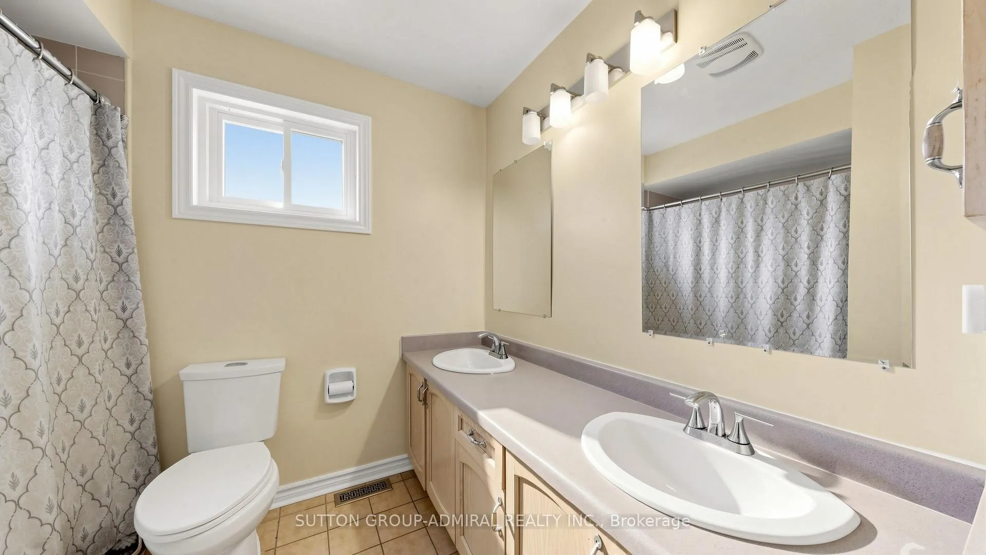 Photo 23 of 119 Mountbatten Road, Vaughan, Beverley Glen — HOMEH