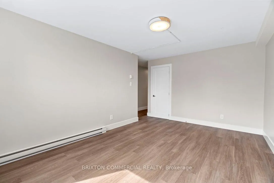 Photo 11 of Unit 4, 586 Victoria Street S, Kitchener, Victoria Hills — HOMEH