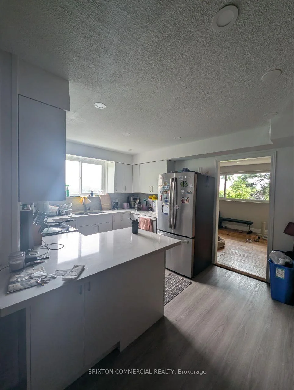 Photo 3 of Unit 4, 586 Victoria Street S, Kitchener, Victoria Hills — HOMEH