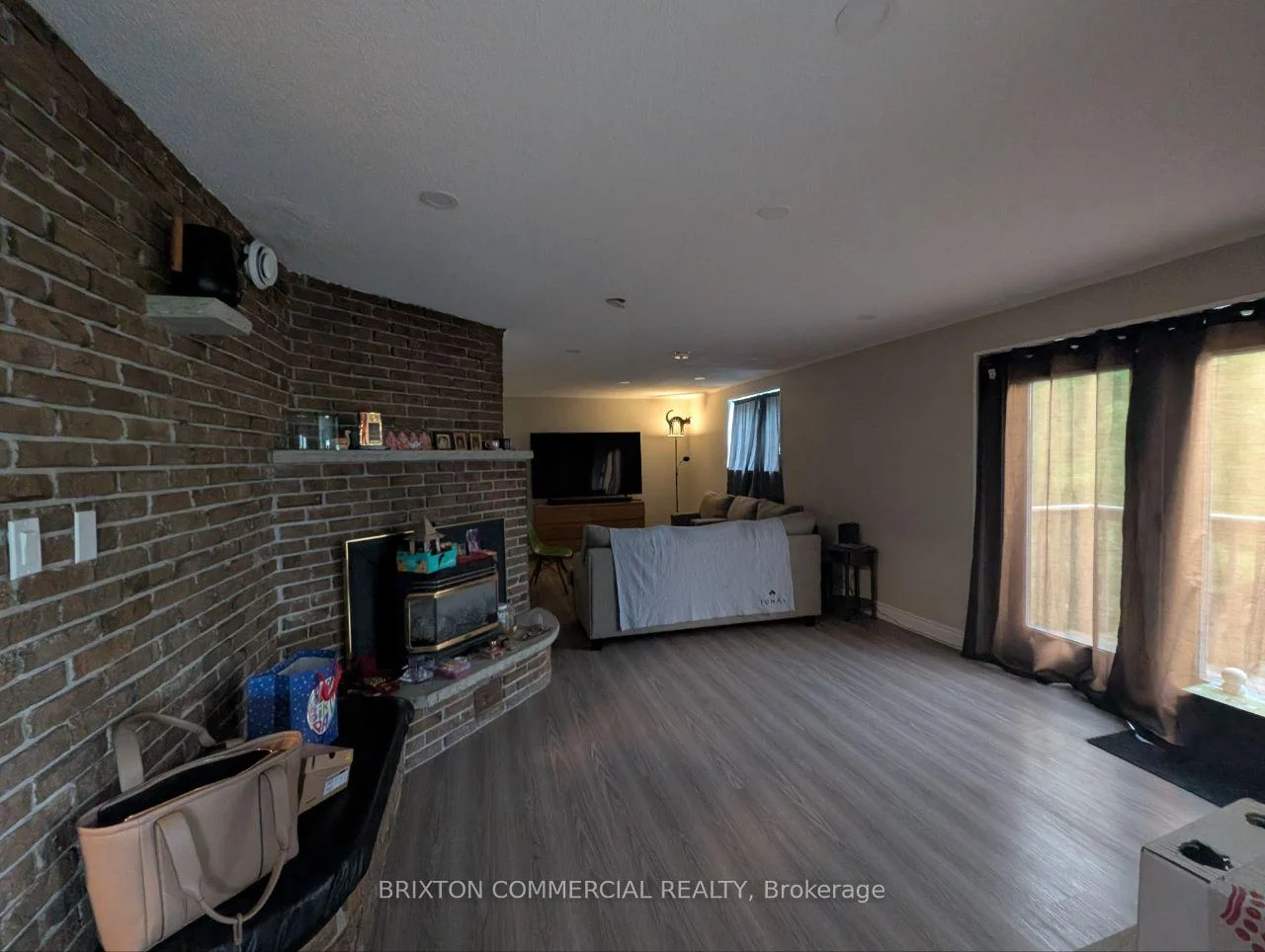 Photo 6 of Unit 4, 586 Victoria Street S, Kitchener, Victoria Hills — HOMEH
