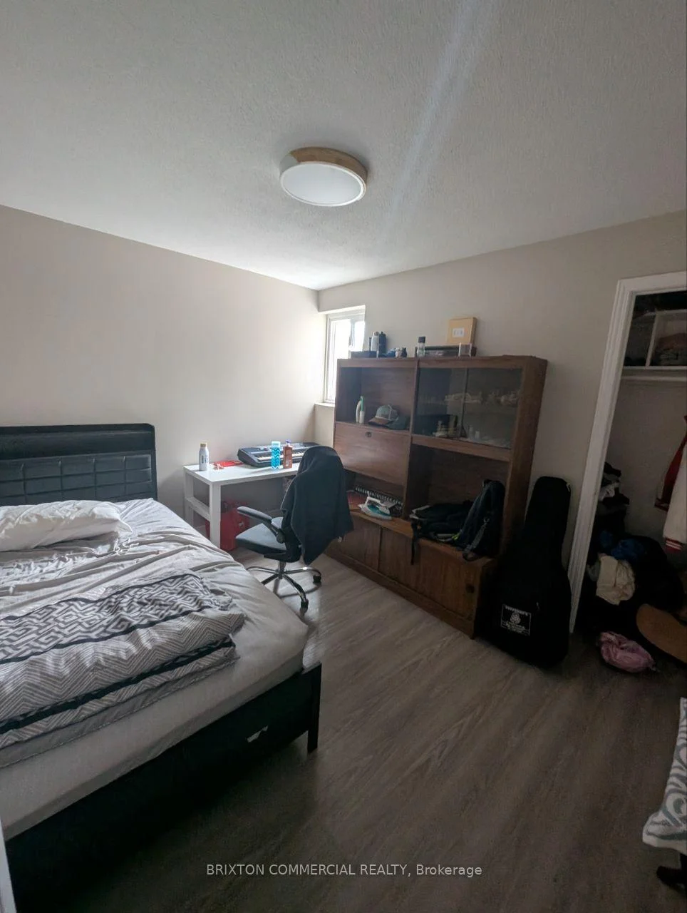 Photo 9 of Unit 4, 586 Victoria Street S, Kitchener, Victoria Hills — HOMEH