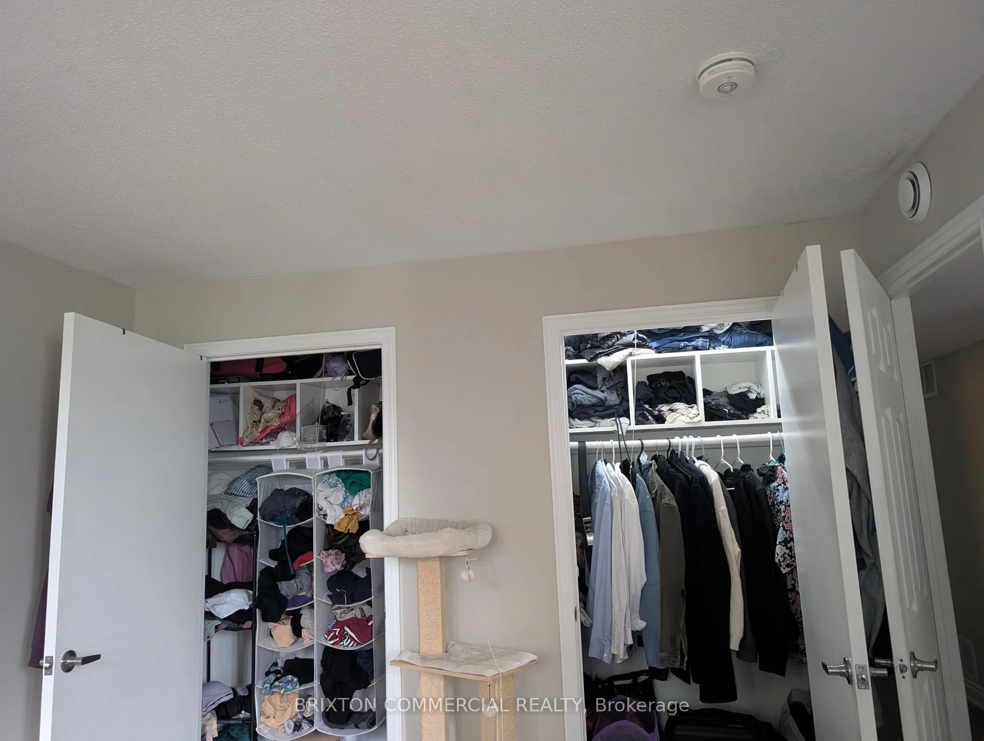 Photo 25 of Unit 4, 586 Victoria Street S, Kitchener, Victoria Hills — HOMEH
