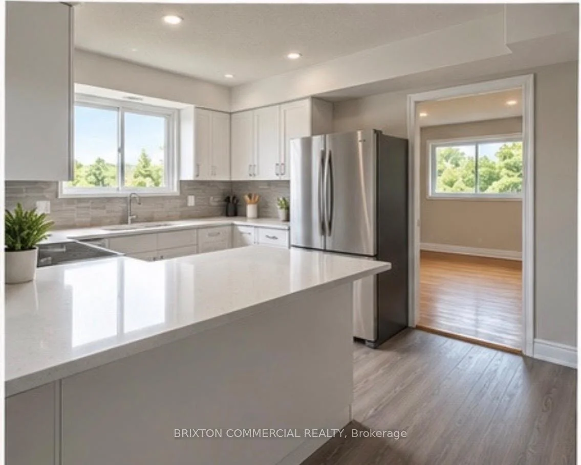 Photo 10 of Unit 4, 586 Victoria Street S, Kitchener, Victoria Hills — HOMEH