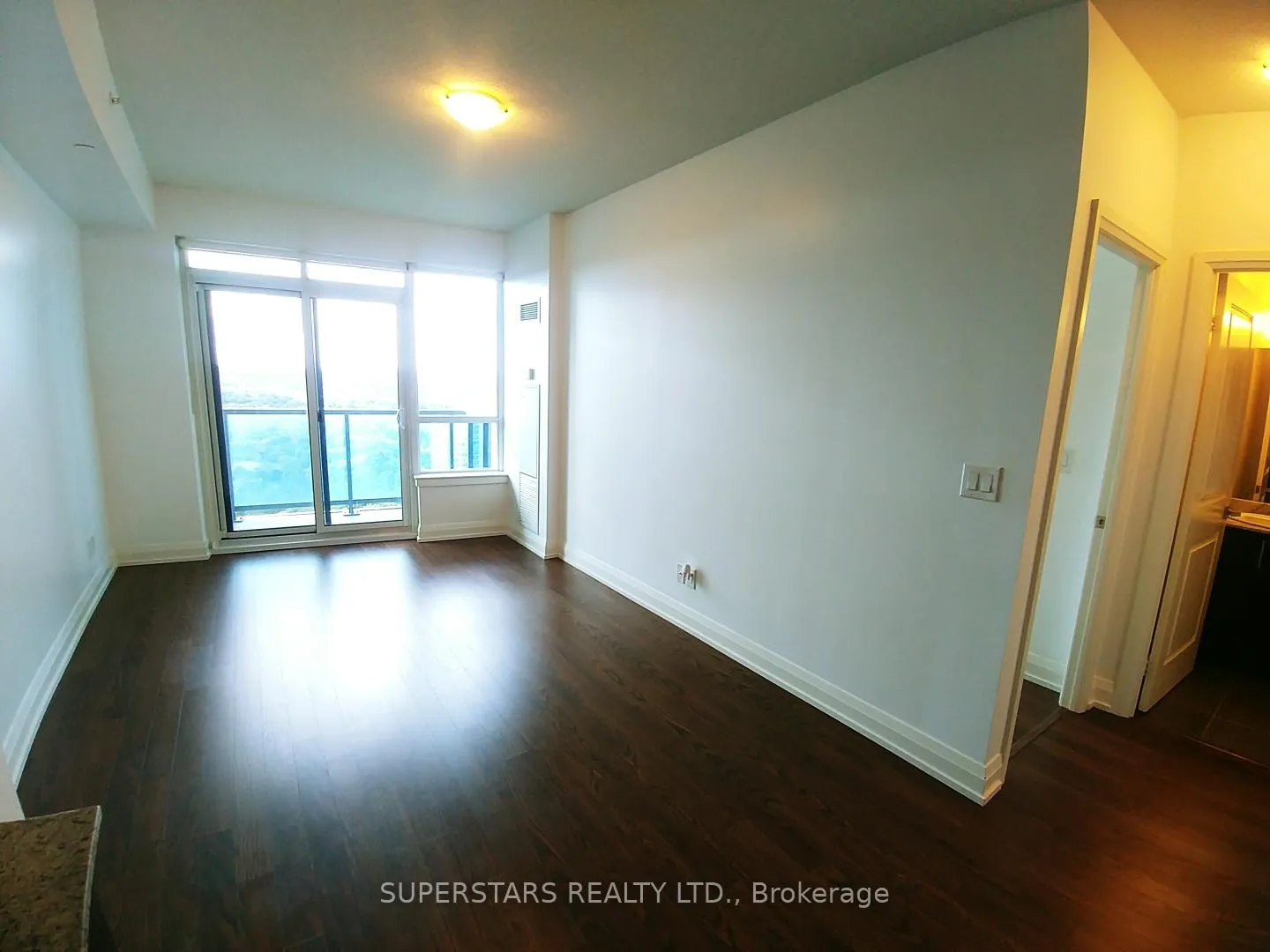 Photo 6 of Unit 2133, 7161 Yonge Street, Markham, Thornhill — HOMEH