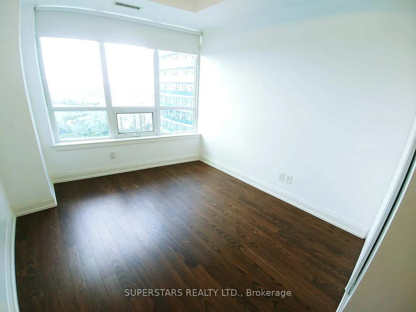 Photo 7 of Unit 2133, 7161 Yonge Street, Markham, Thornhill — HOMEH