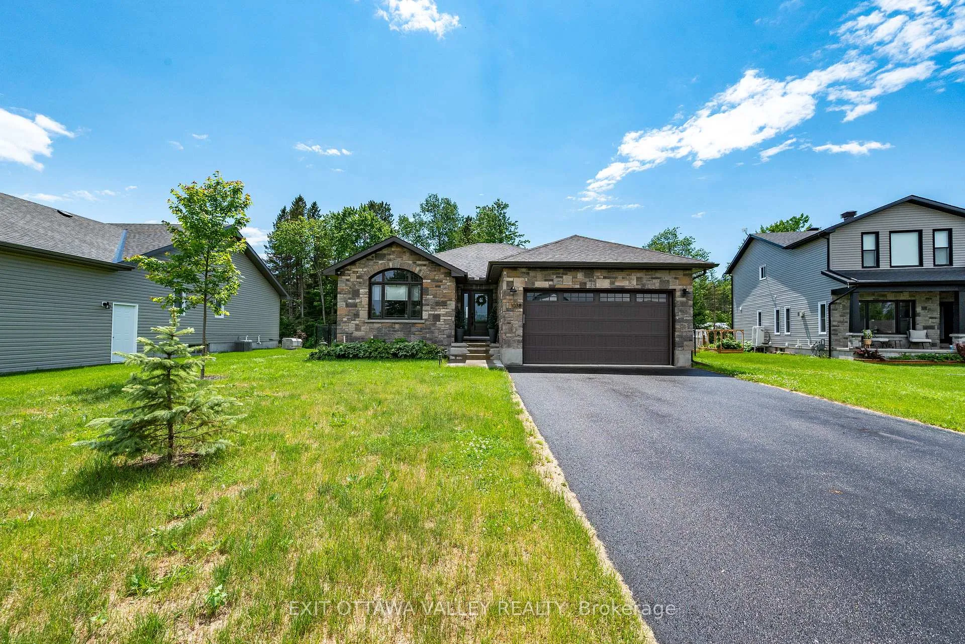 Photo 1 of 1038 Beatty Crescent, Deep River, Deep River — HOMEH