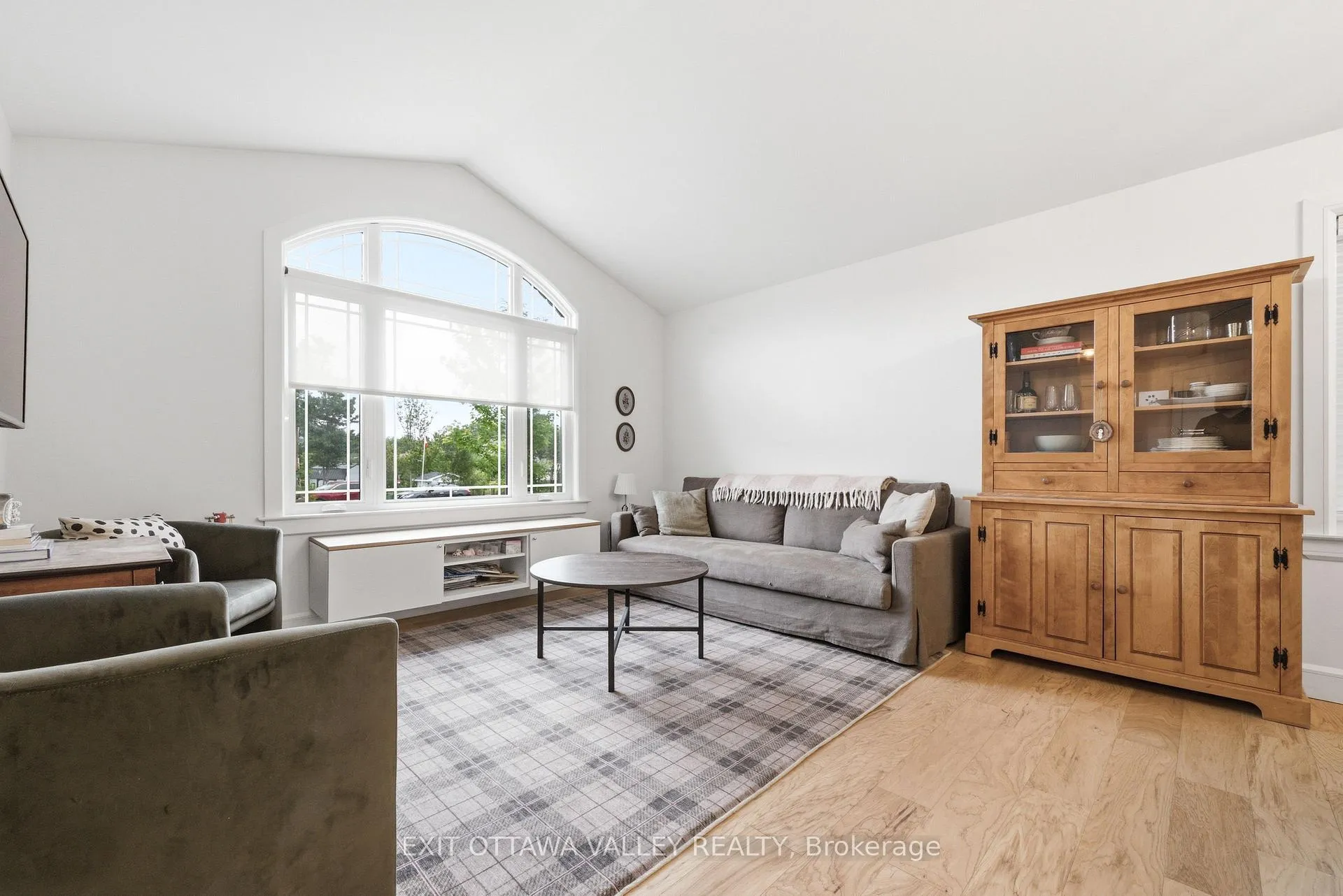 Photo 6 of 1038 Beatty Crescent, Deep River, Deep River — HOMEH