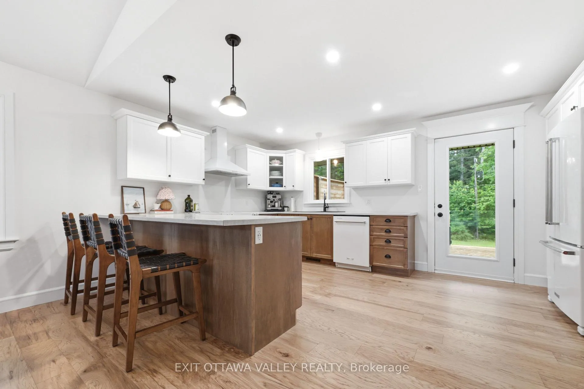 Photo 11 of 1038 Beatty Crescent, Deep River, Deep River — HOMEH