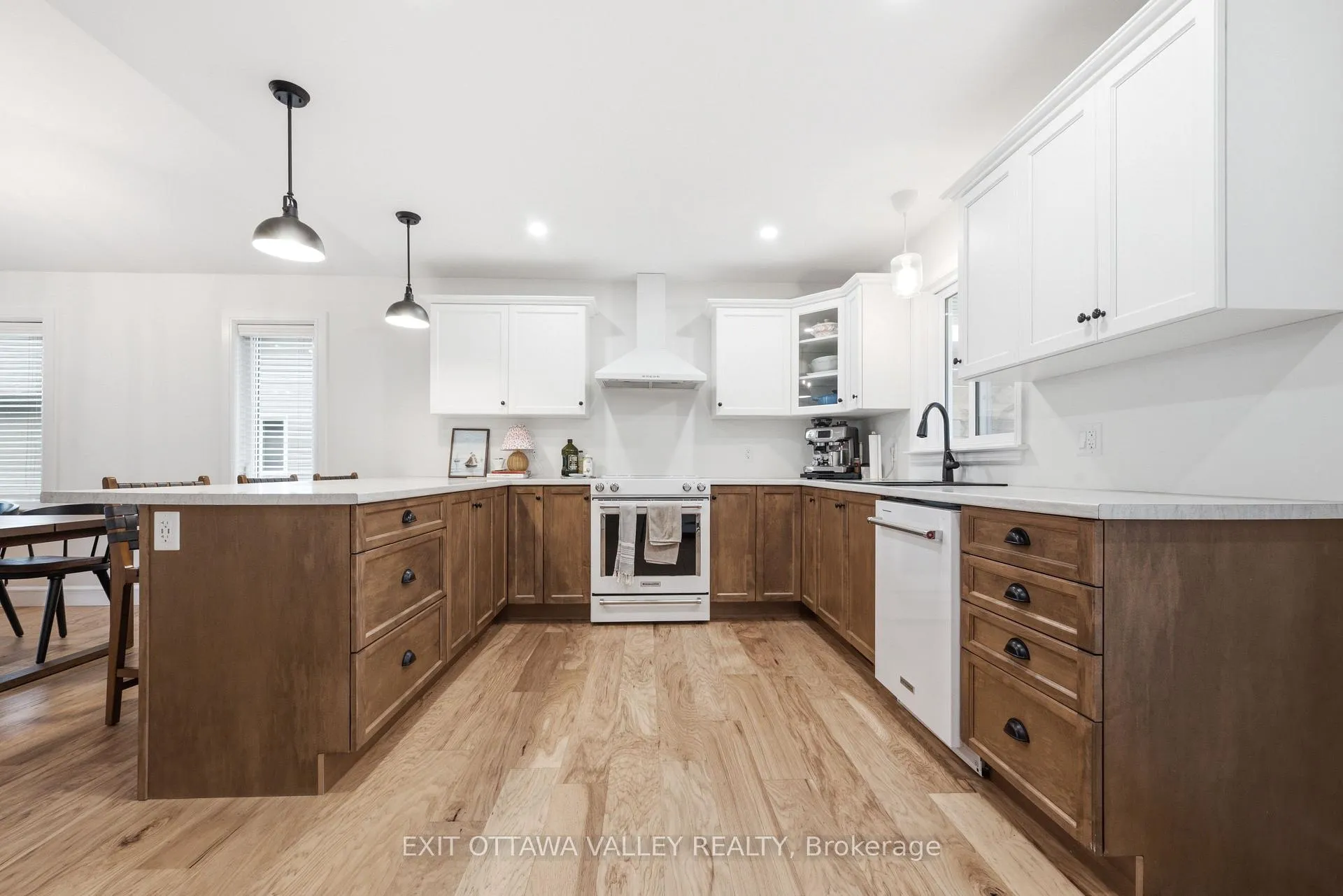 Photo 15 of 1038 Beatty Crescent, Deep River, Deep River — HOMEH