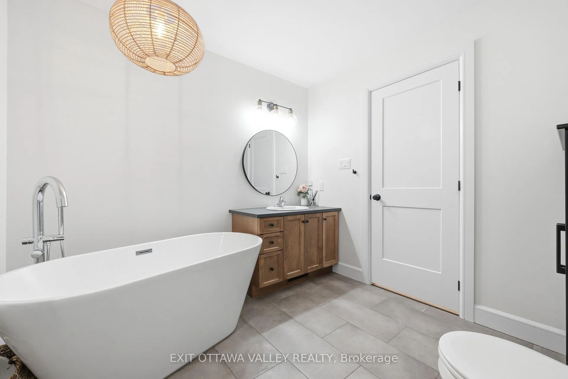 Photo 26 of 1038 Beatty Crescent, Deep River, Deep River — HOMEH