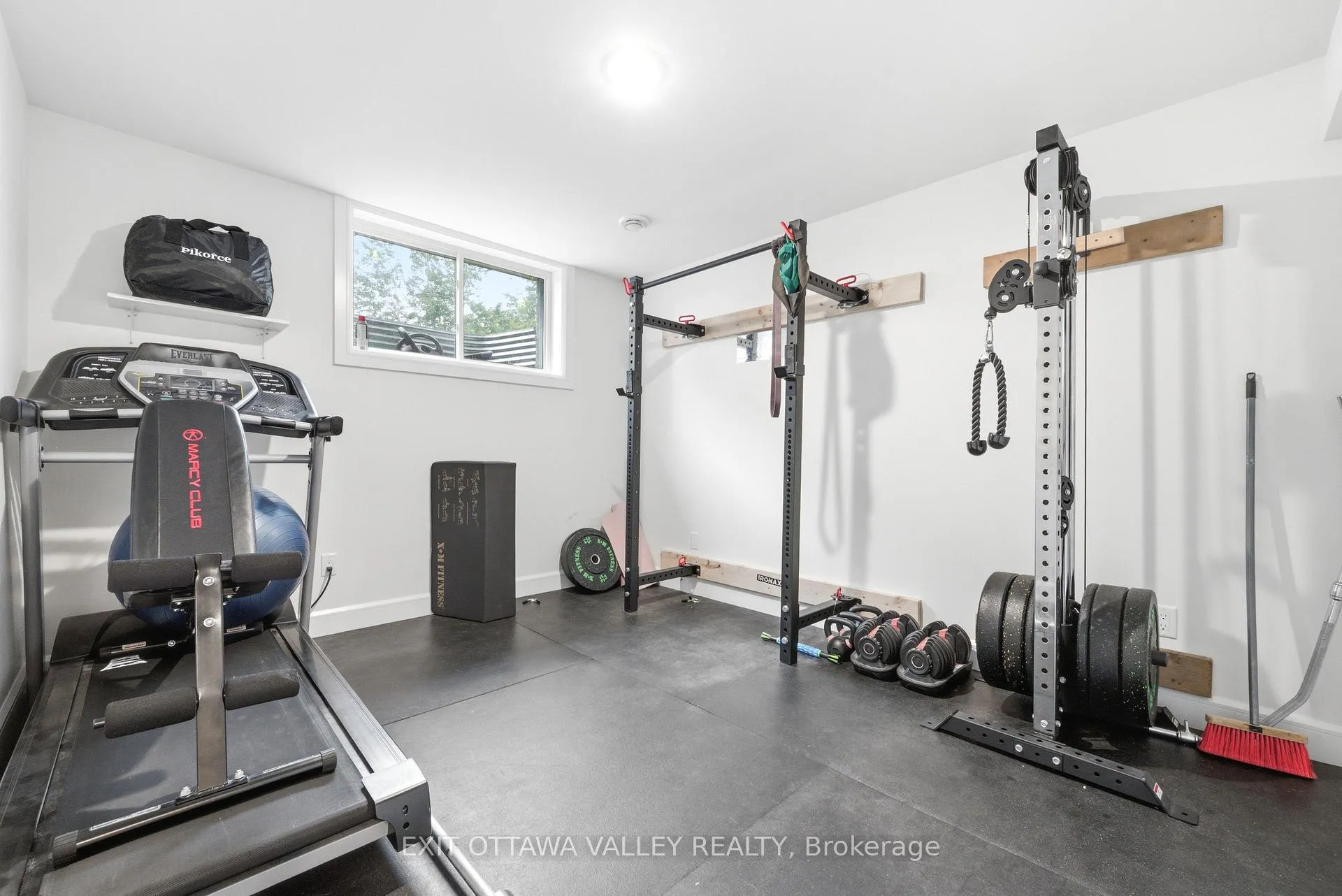 Photo 28 of 1038 Beatty Crescent, Deep River, Deep River — HOMEH