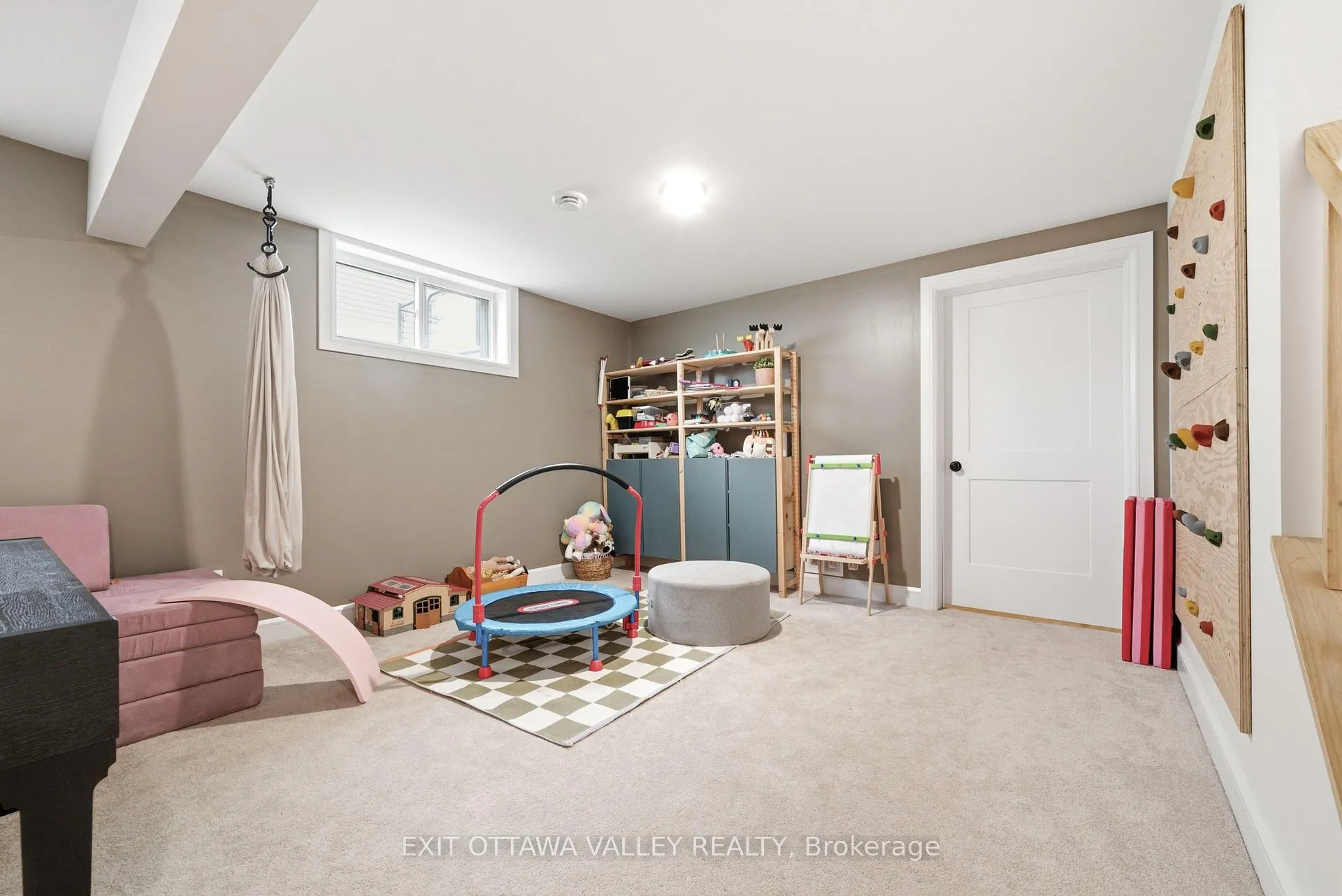 Photo 33 of 1038 Beatty Crescent, Deep River, Deep River — HOMEH