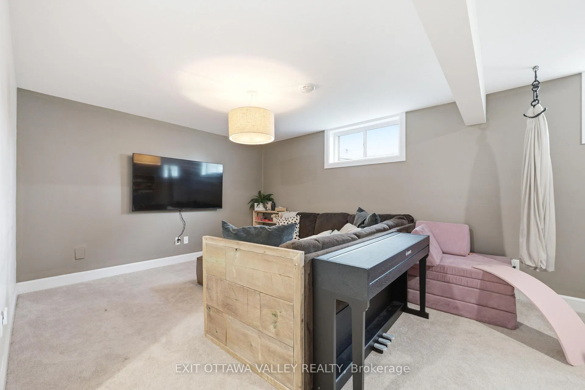 Photo 36 of 1038 Beatty Crescent, Deep River, Deep River — HOMEH