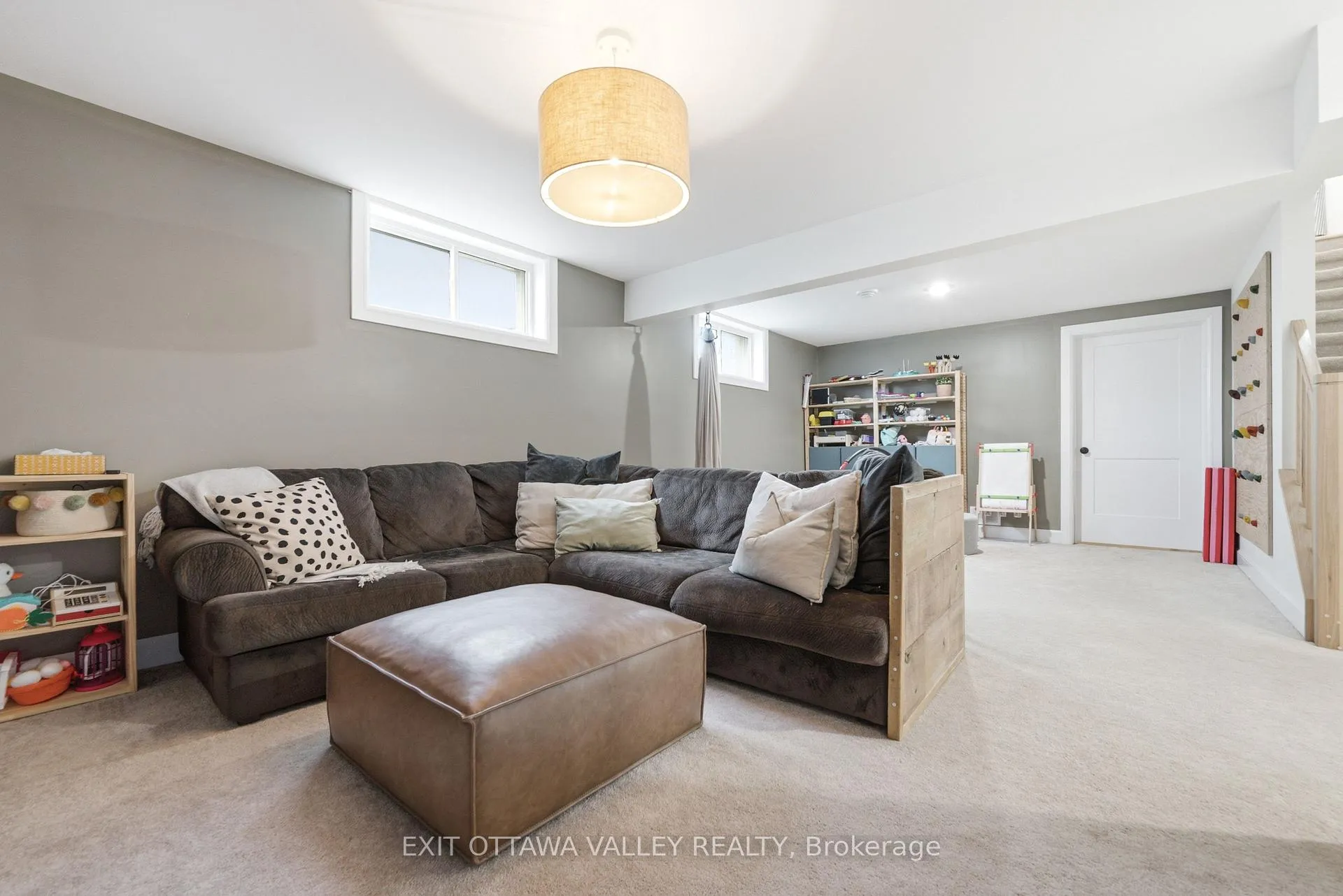 Photo 37 of 1038 Beatty Crescent, Deep River, Deep River — HOMEH