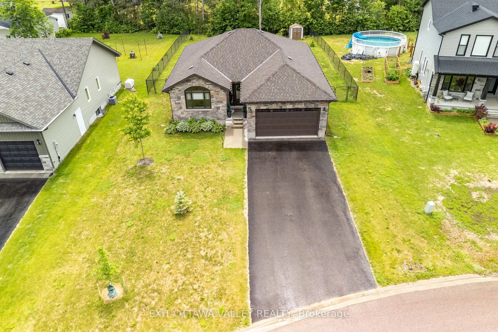Photo 42 of 1038 Beatty Crescent, Deep River, Deep River — HOMEH