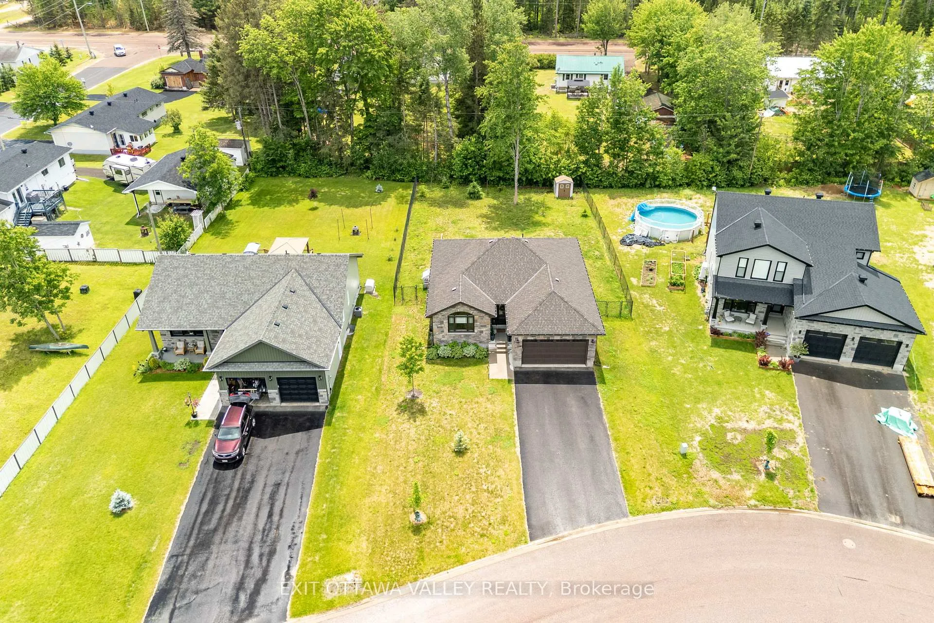 Photo 45 of 1038 Beatty Crescent, Deep River, Deep River — HOMEH