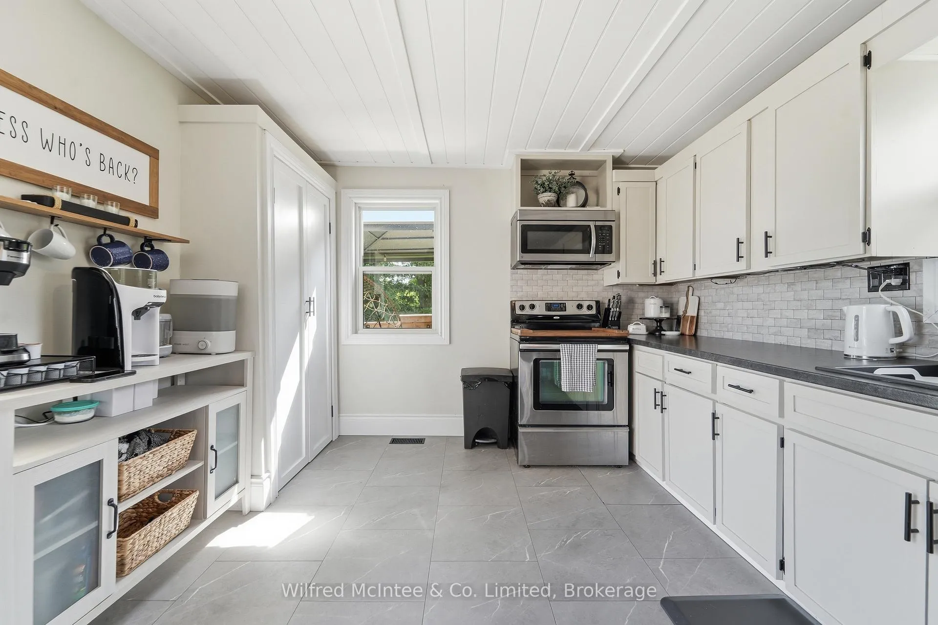 Photo 3 of 34 Goshen Street N, Bluewater, Zurich — HOMEH
