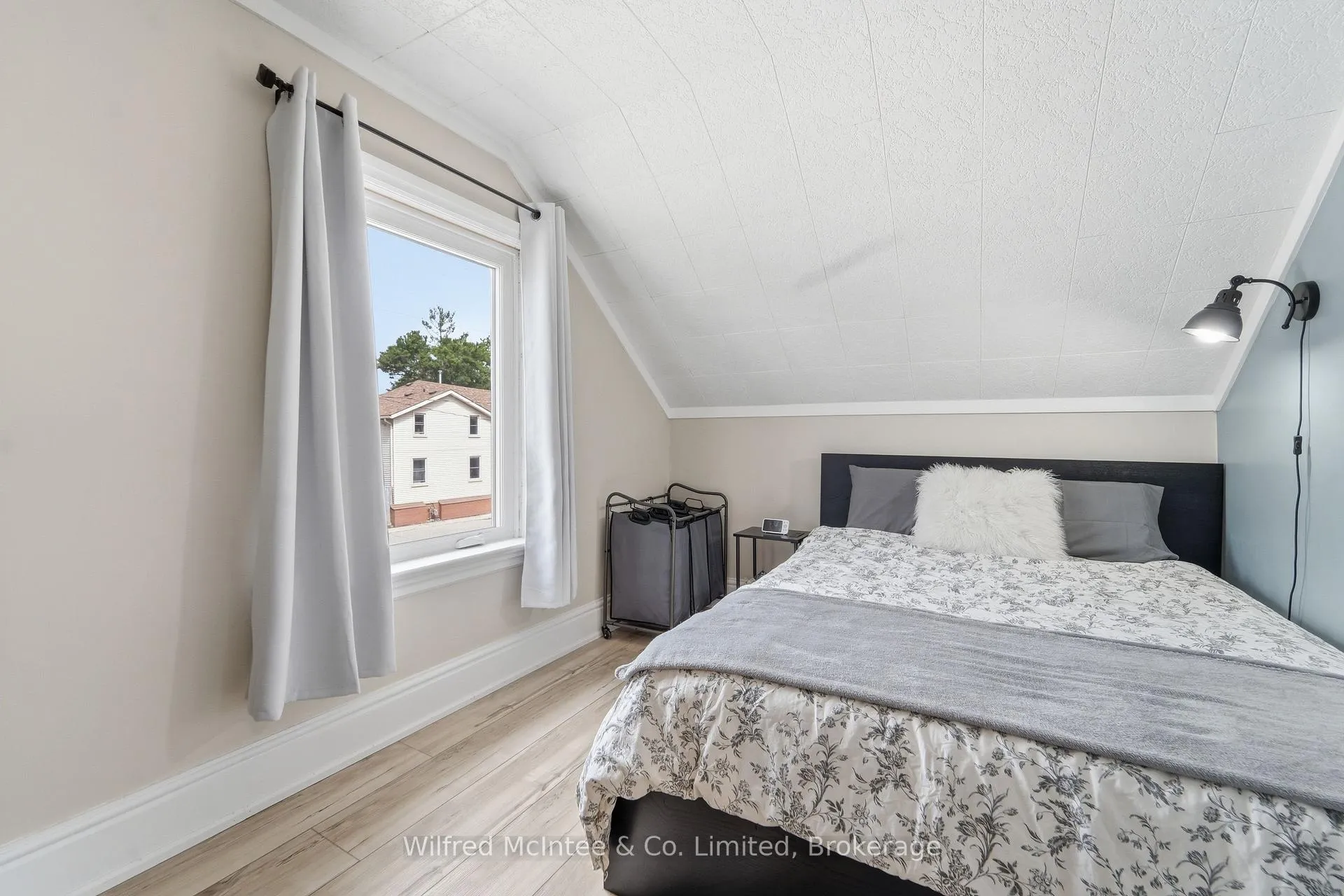 Photo 18 of 34 Goshen Street N, Bluewater, Zurich — HOMEH