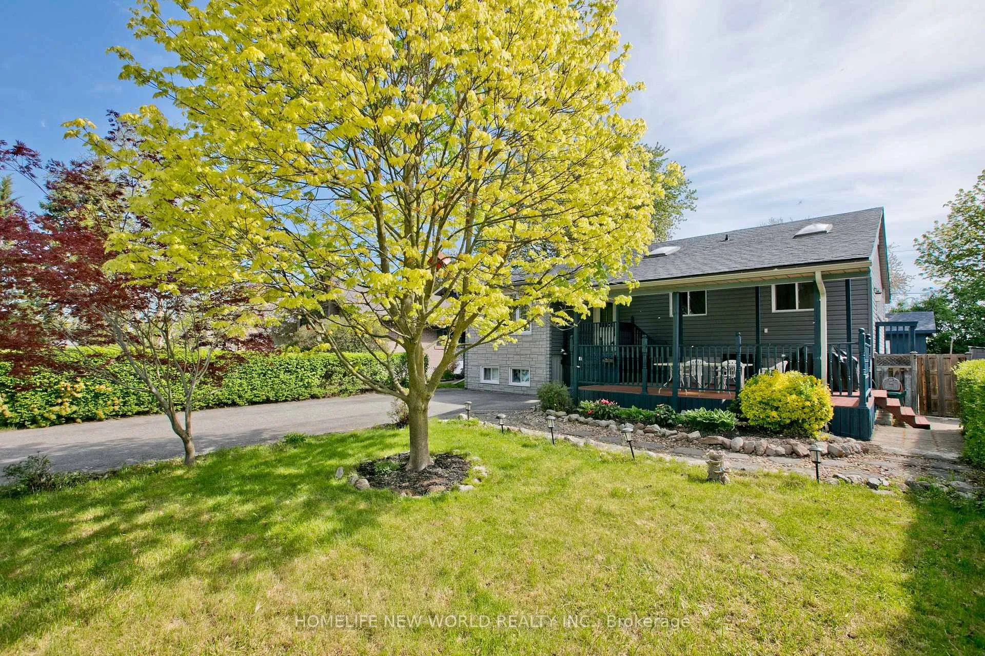 Photo 3 of 727 Balaton Avenue, Pickering, Bay Ridges — HOMEH