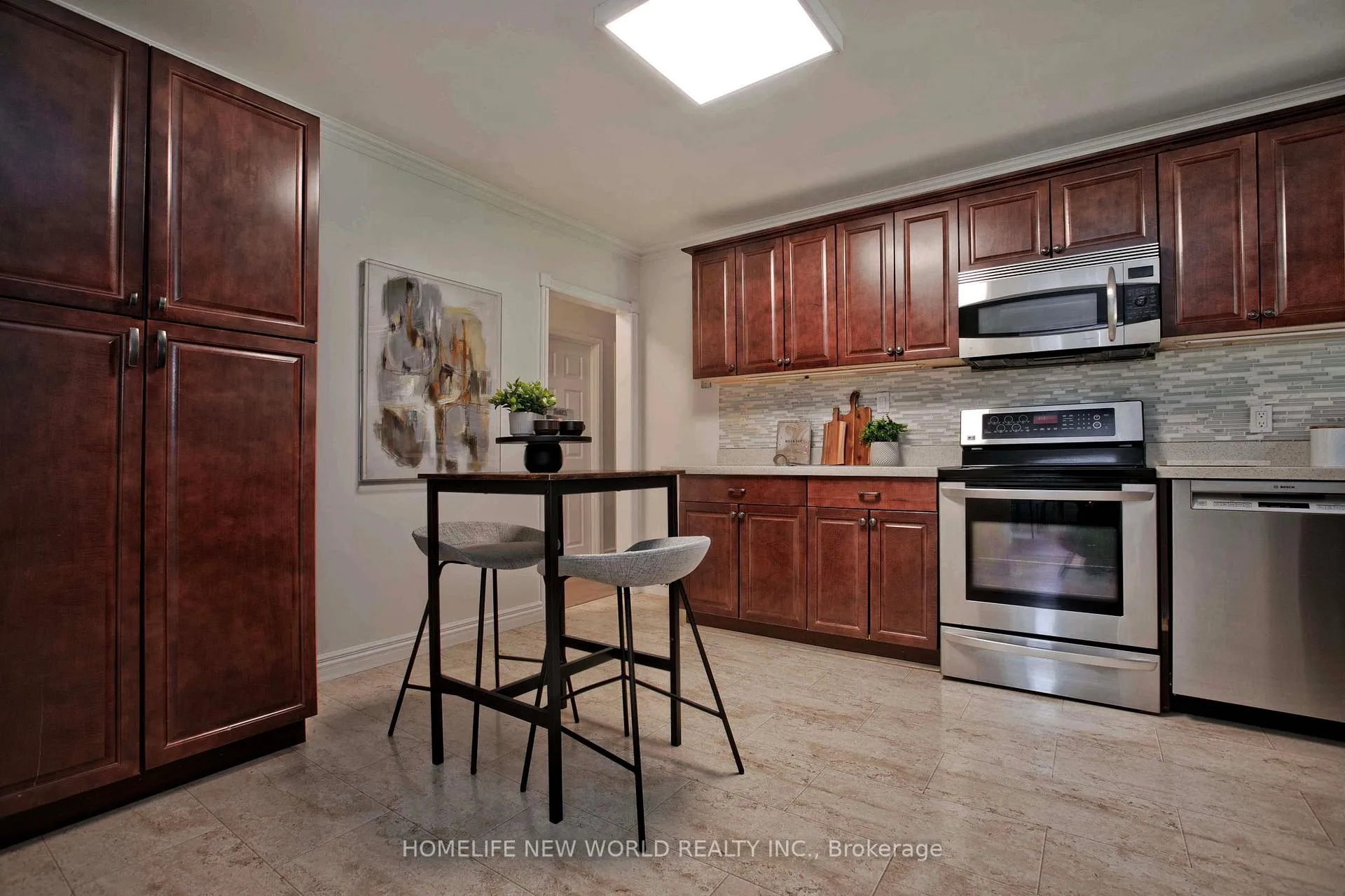 Photo 12 of 727 Balaton Avenue, Pickering, Bay Ridges — HOMEH