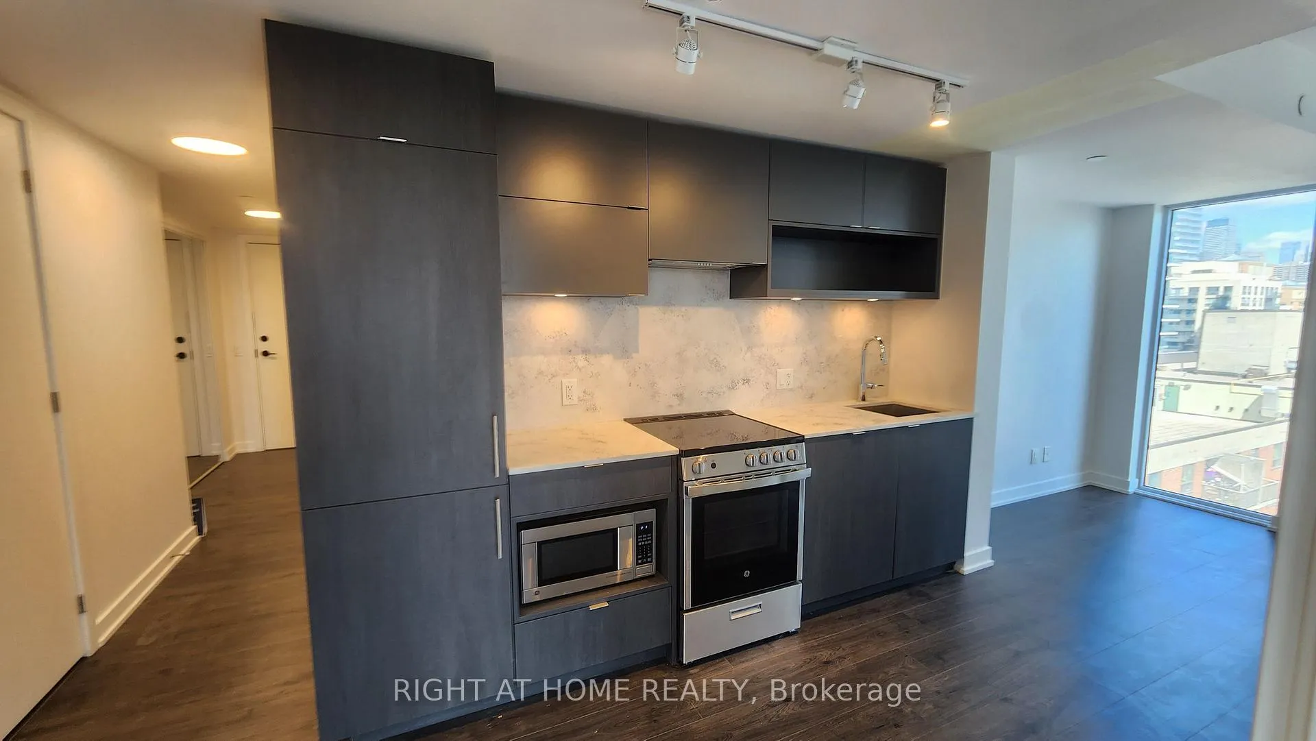 Photo 6 of Unit 1503, 100 Queen Street E, Toronto, Church-Yonge Corridor — HOMEH