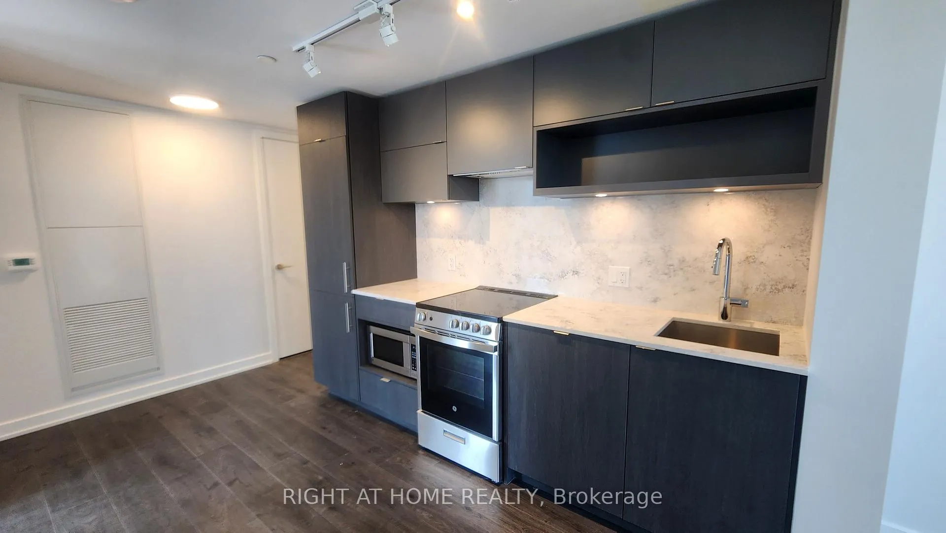 Photo 7 of Unit 1503, 100 Queen Street E, Toronto, Church-Yonge Corridor — HOMEH
