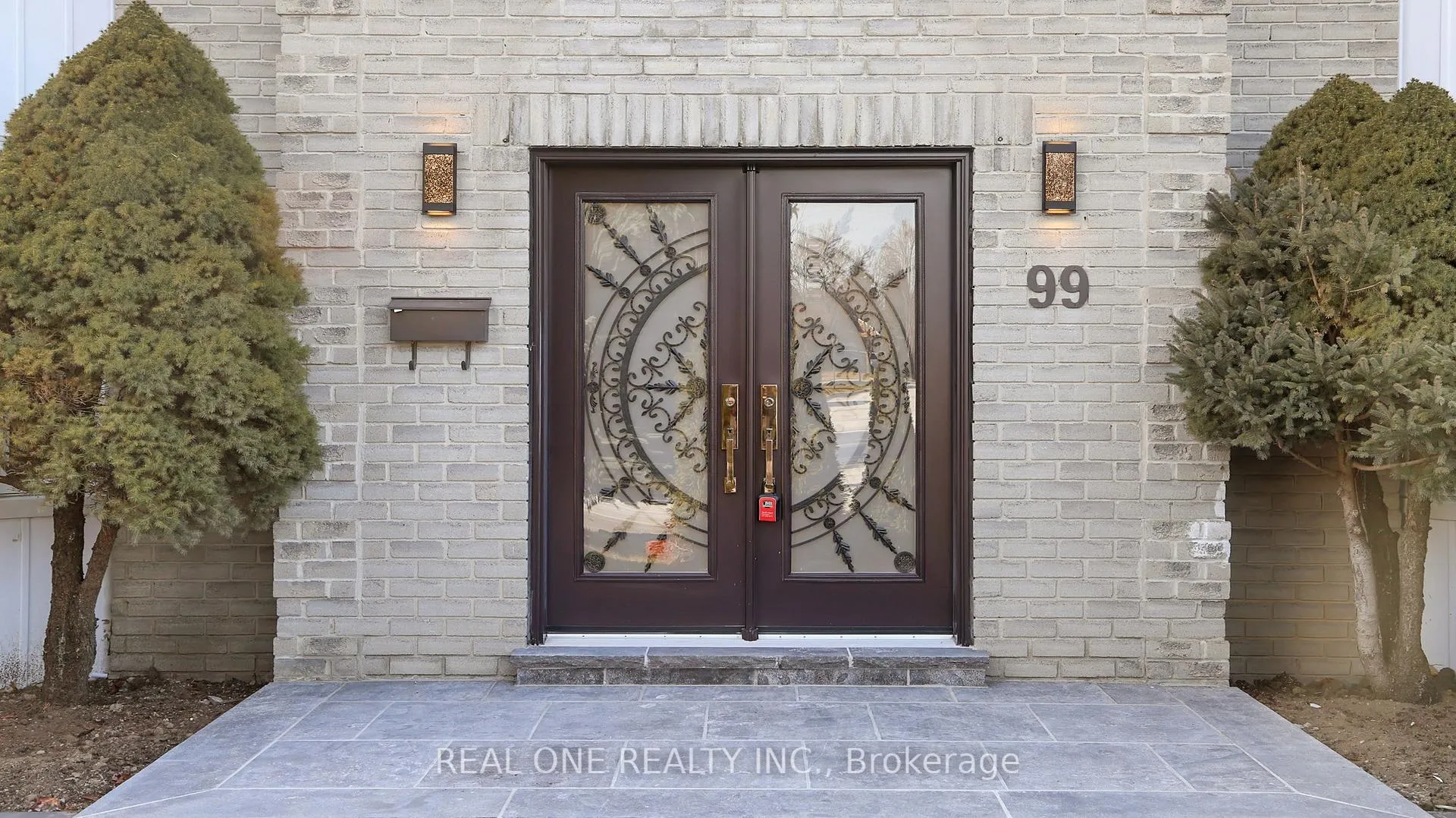 Photo 4 of 99 Aitken Circle, Markham, Unionville — HOMEH