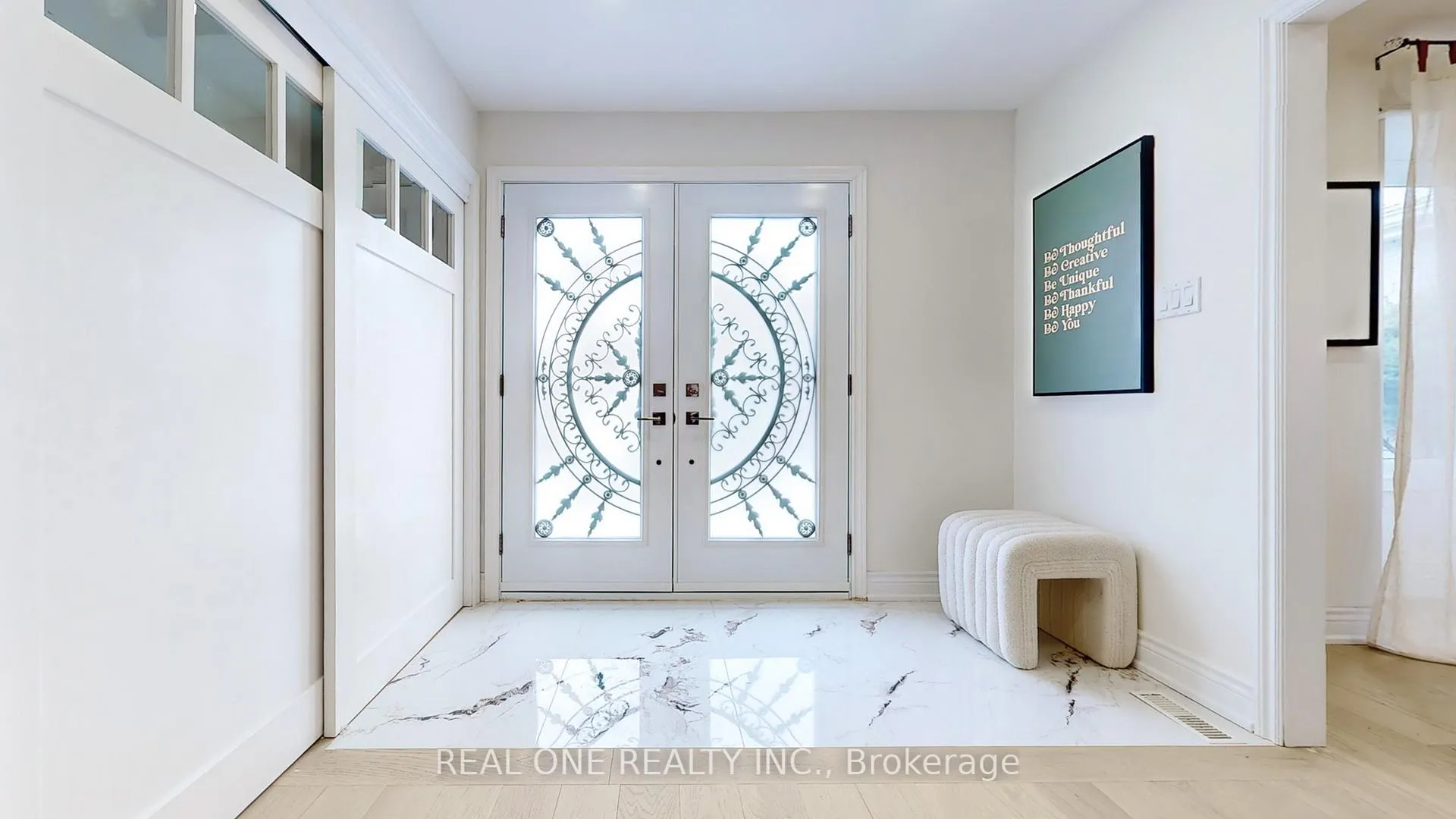 Photo 5 of 99 Aitken Circle, Markham, Unionville — HOMEH