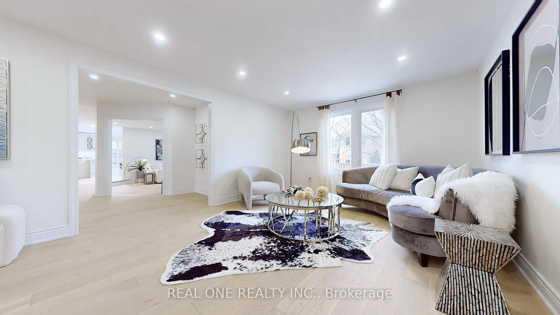 Photo 10 of 99 Aitken Circle, Markham, Unionville — HOMEH