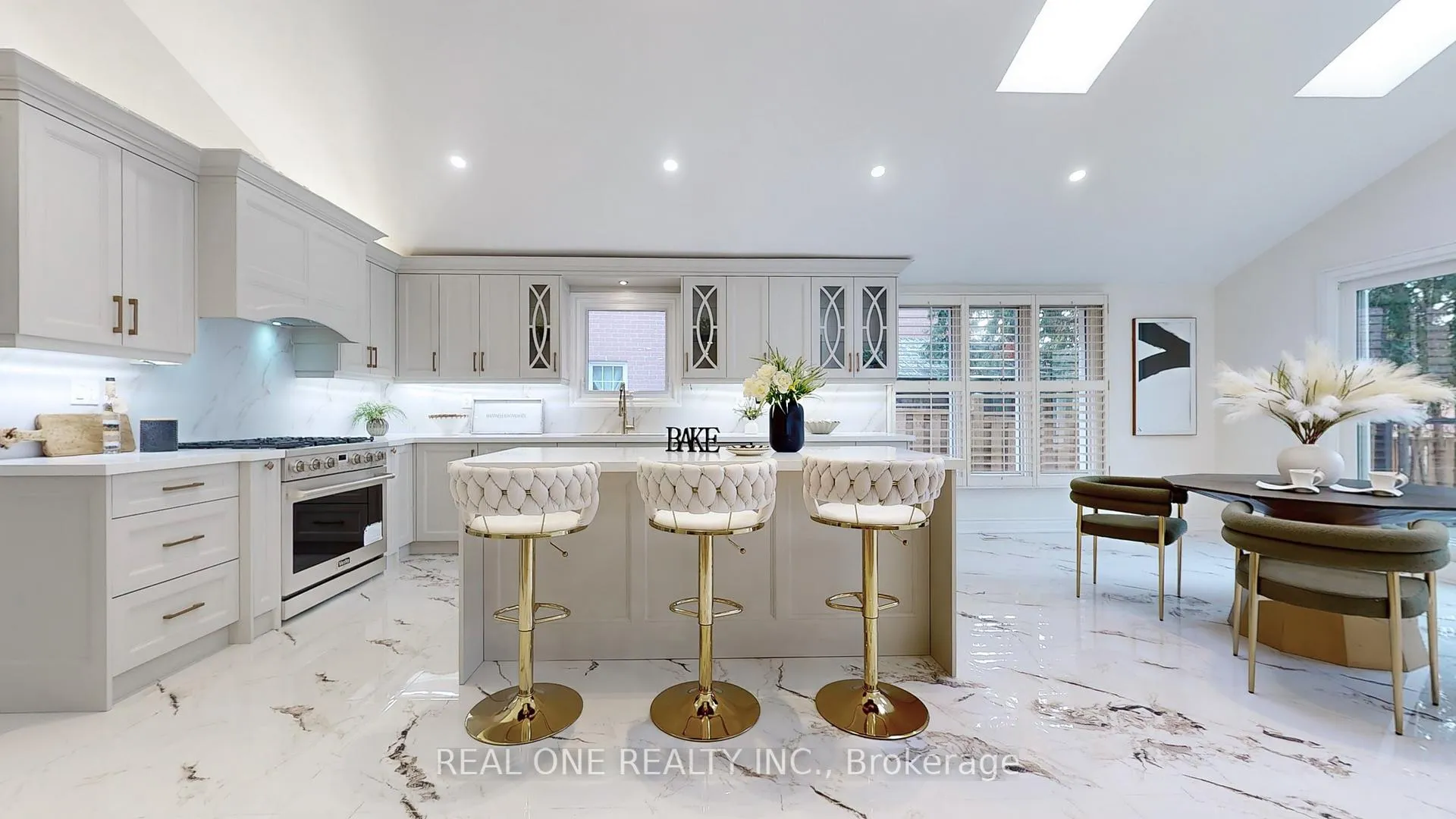 Photo 13 of 99 Aitken Circle, Markham, Unionville — HOMEH