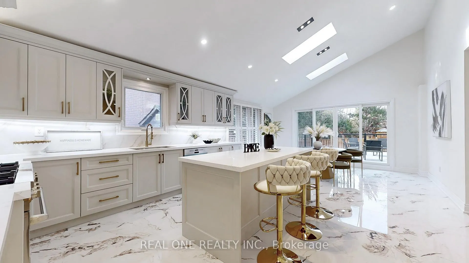 Photo 14 of 99 Aitken Circle, Markham, Unionville — HOMEH