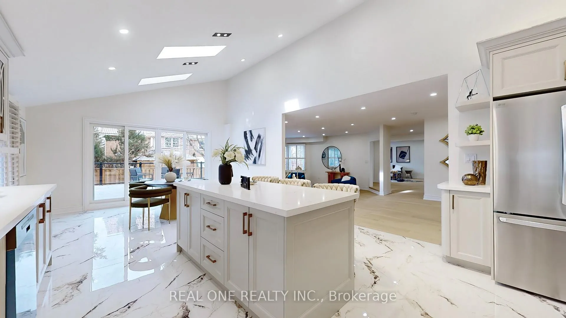 Photo 15 of 99 Aitken Circle, Markham, Unionville — HOMEH