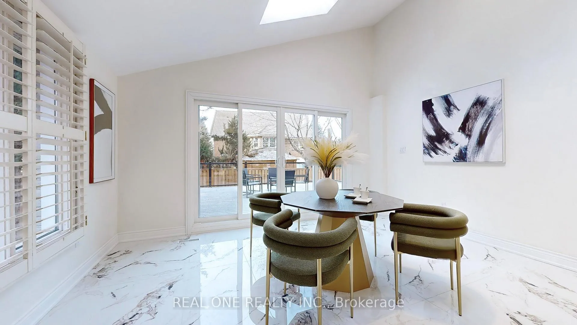 Photo 17 of 99 Aitken Circle, Markham, Unionville — HOMEH