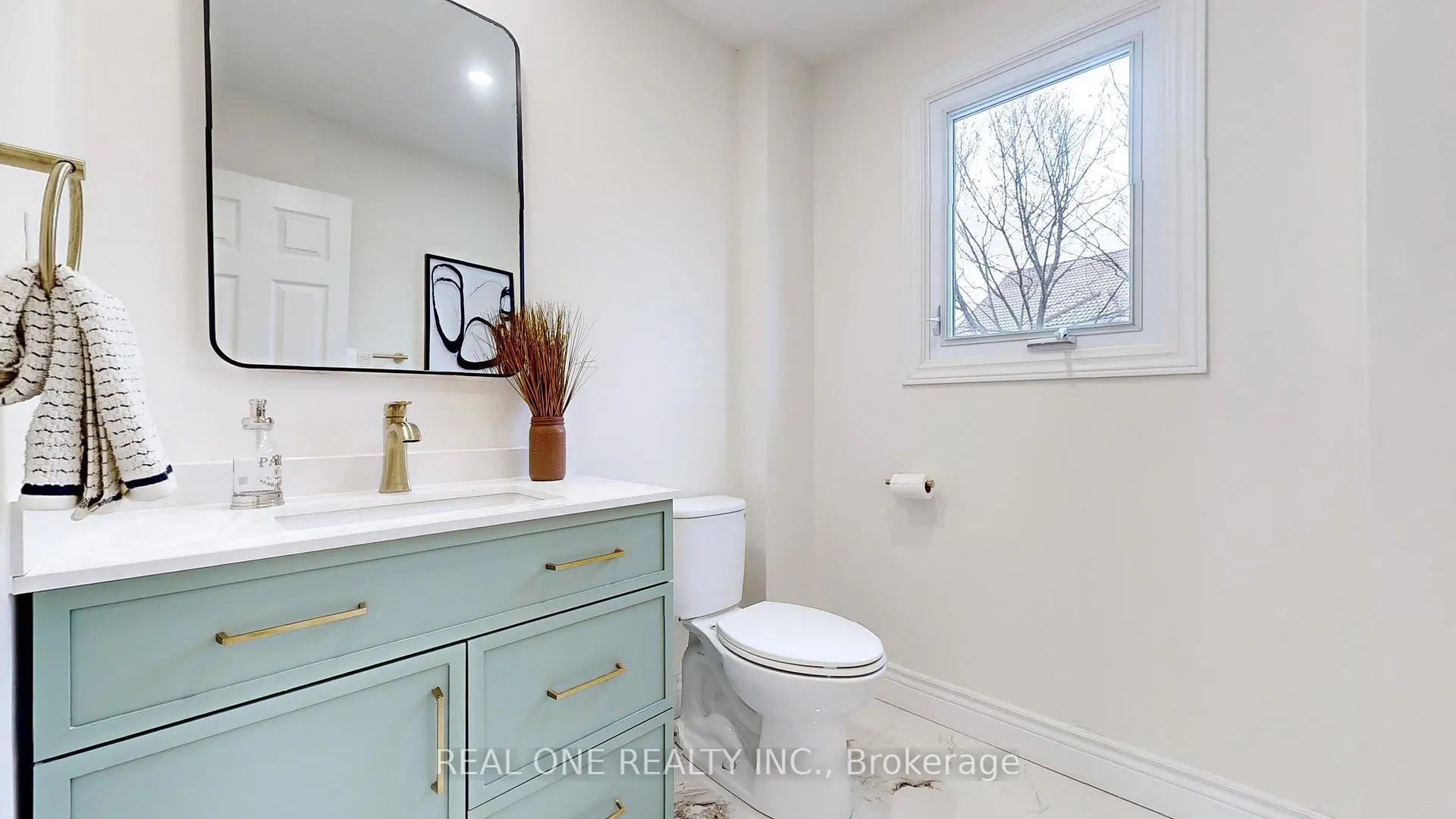 Photo 21 of 99 Aitken Circle, Markham, Unionville — HOMEH